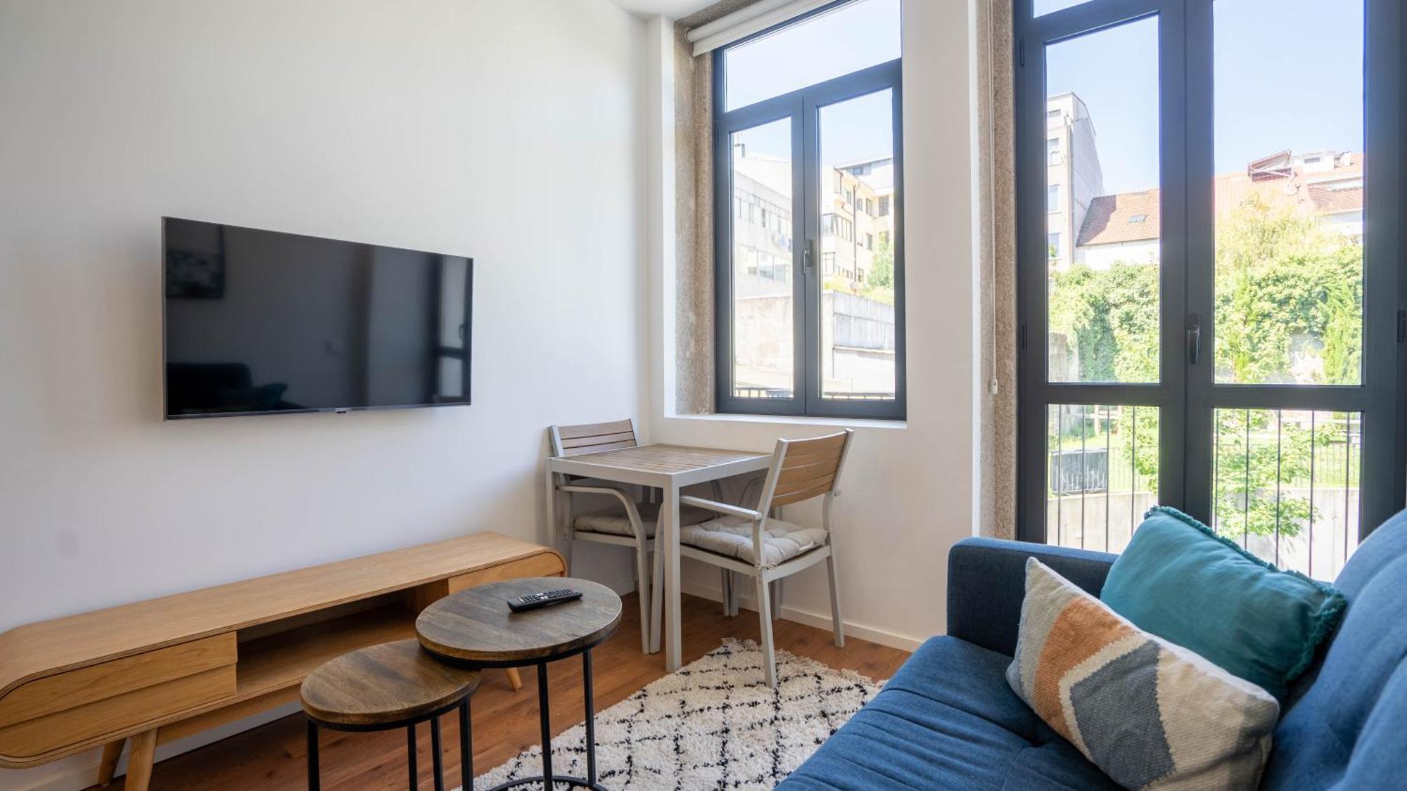 Apartment Retreat W Free Parking By Lovelystay Porto