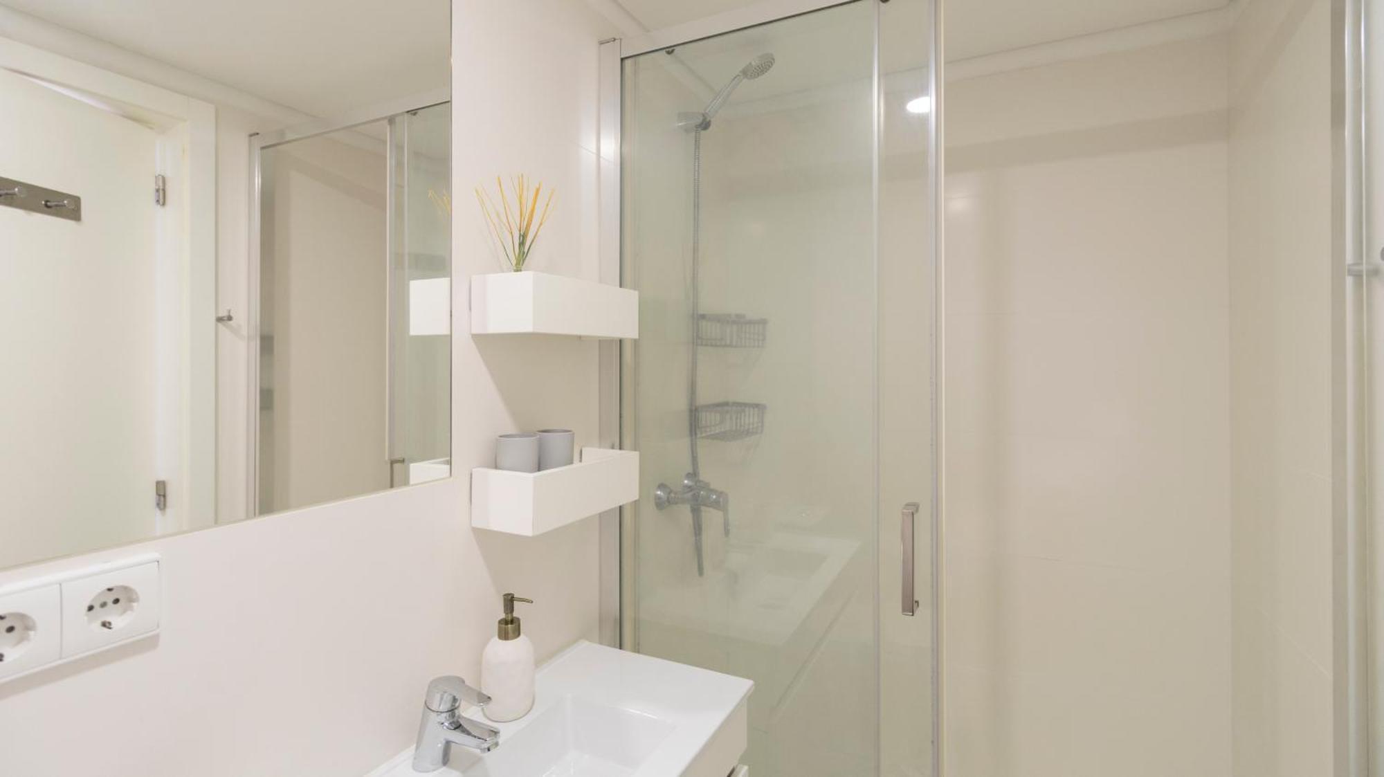 Center Duplex W Patio By Lovelystay Porto