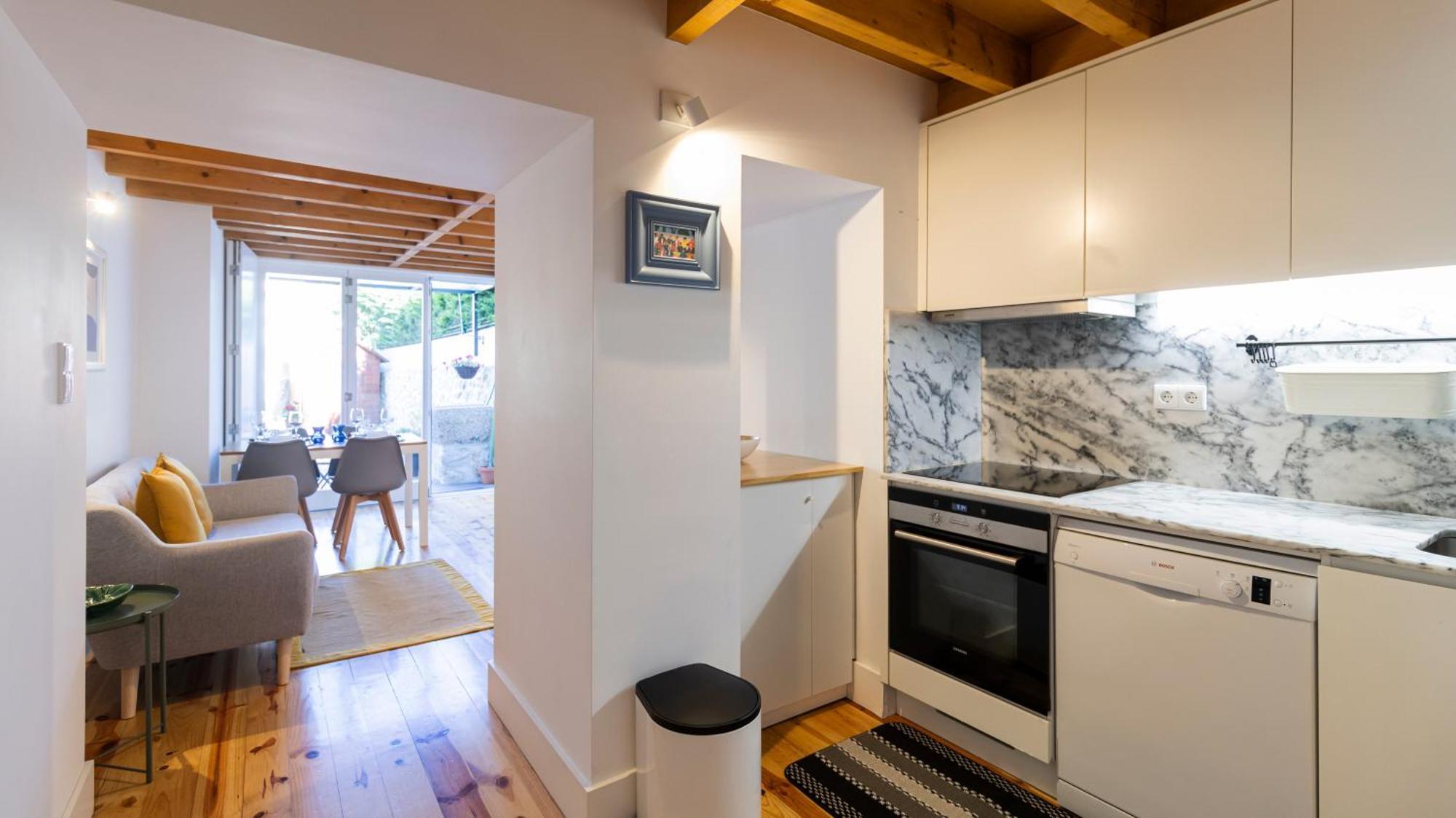 Center Duplex W Patio By Lovelystay