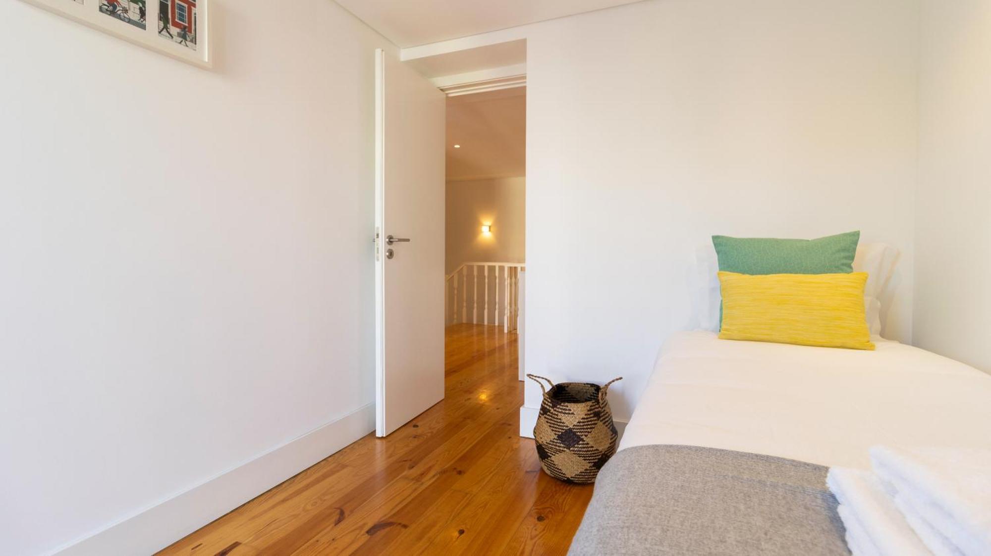 Center Duplex W Patio By Lovelystay *