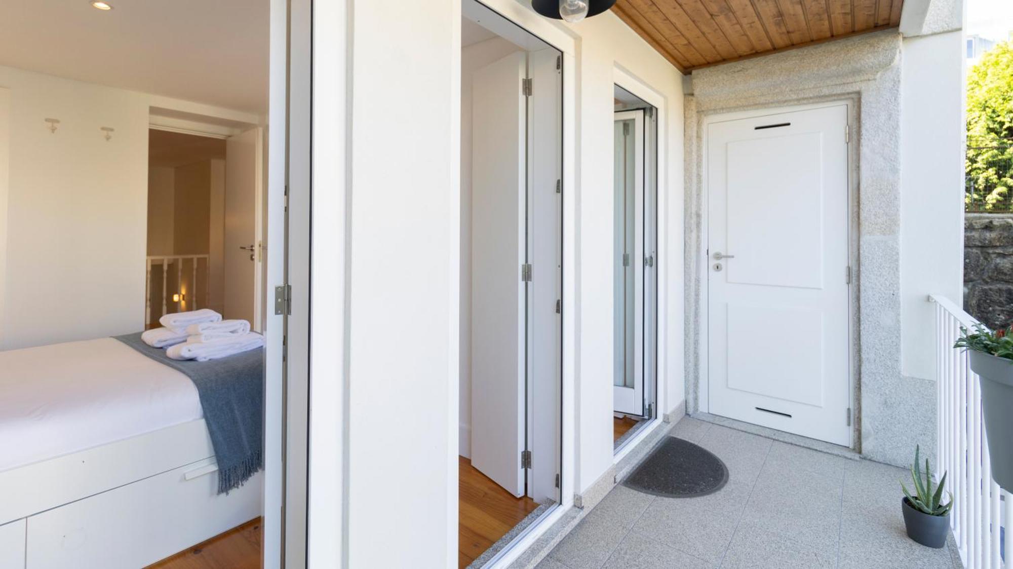 Center Duplex W Patio By Lovelystay Porto