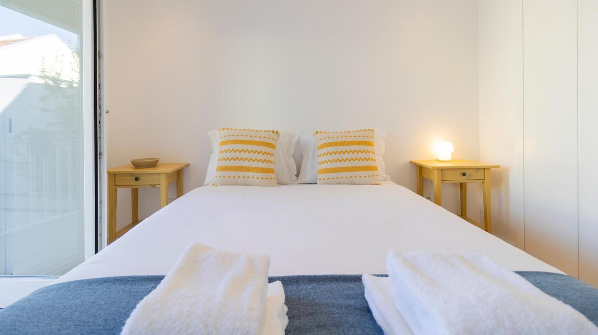 Center Duplex W Patio By Lovelystay Porto