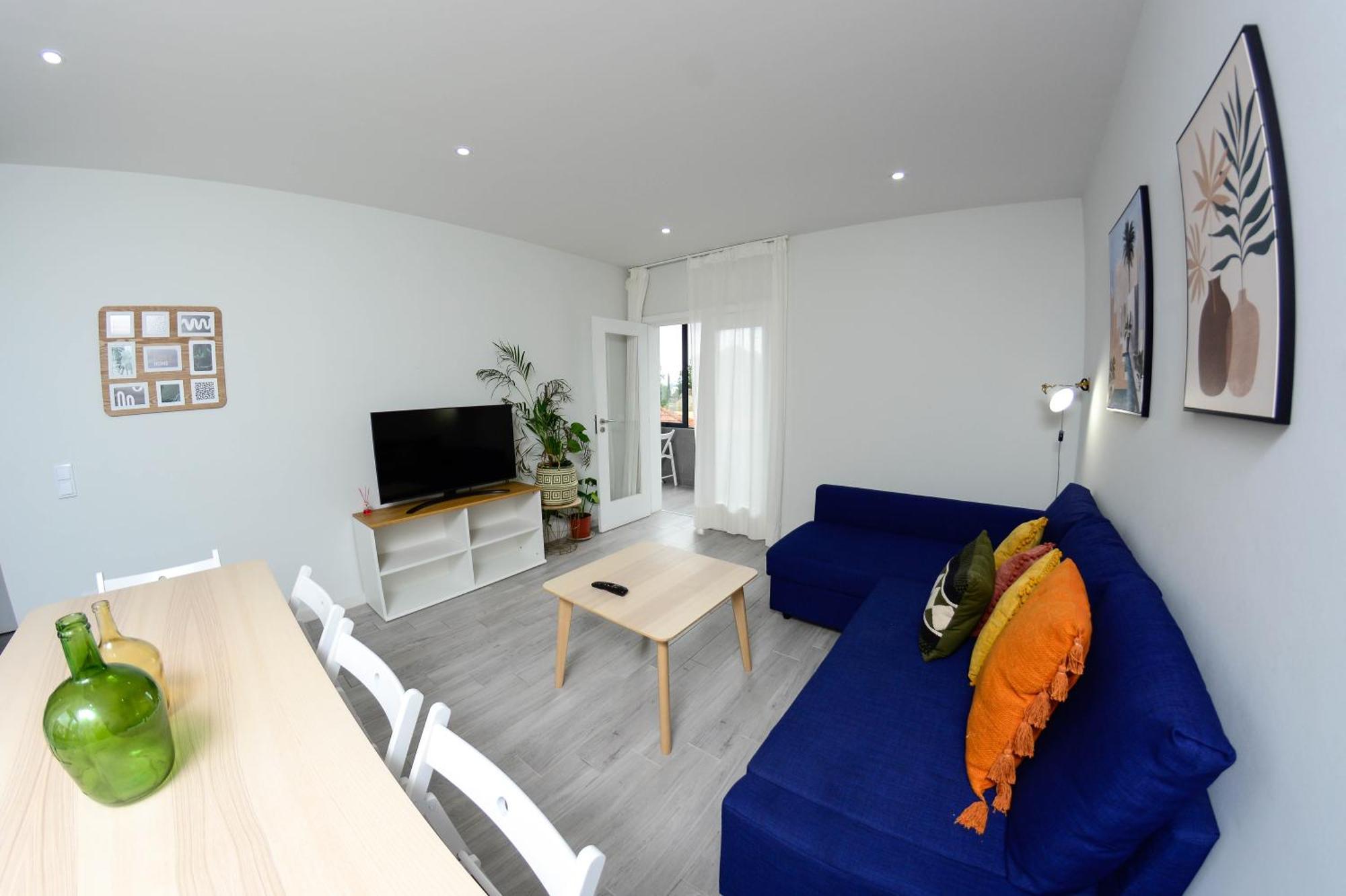 Travel And Live Apartment