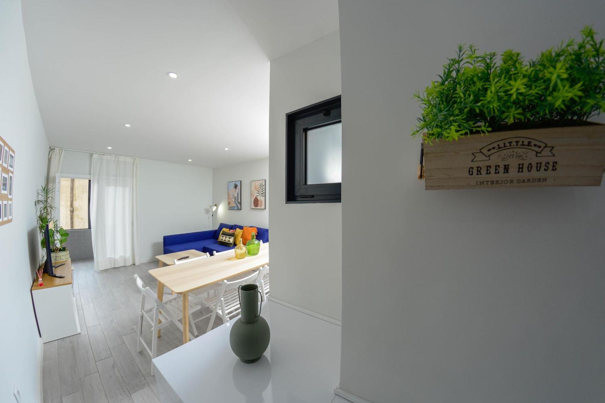 Travel And Live Apartment *