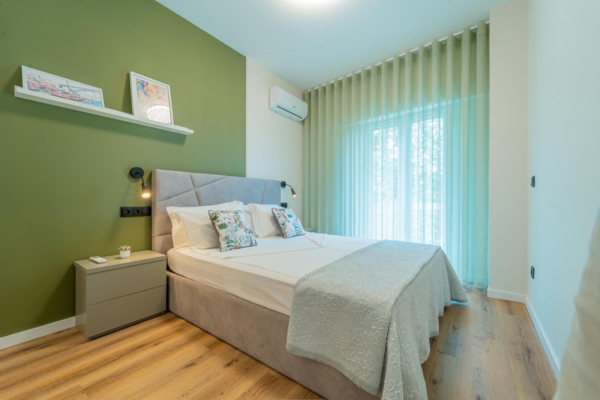 Apartment Casa Flores - 2 Bedroom, Lift, Ac, Car Parking - Extra Porto