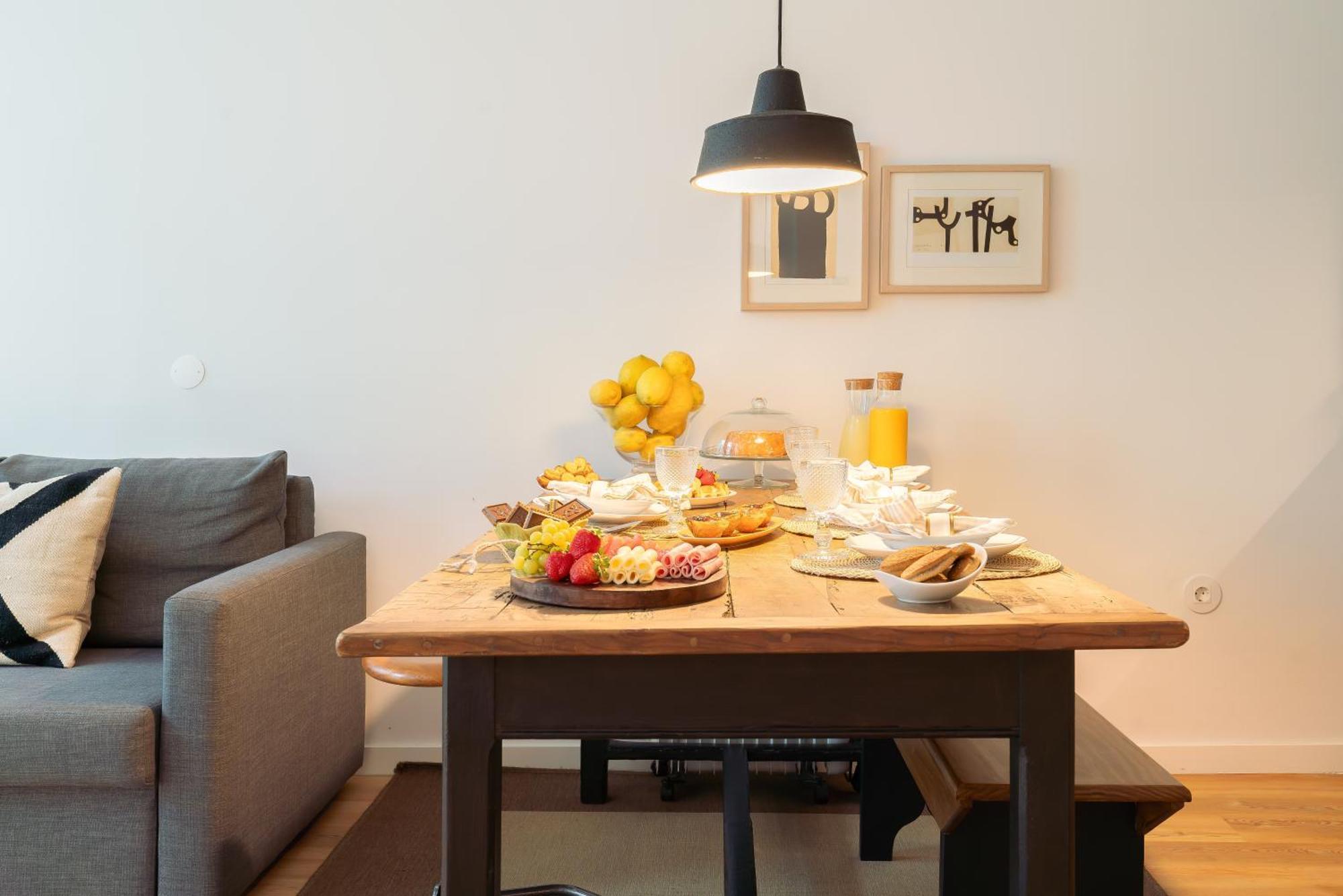 Host Wise - Stylish Urban Flat With Terrace *