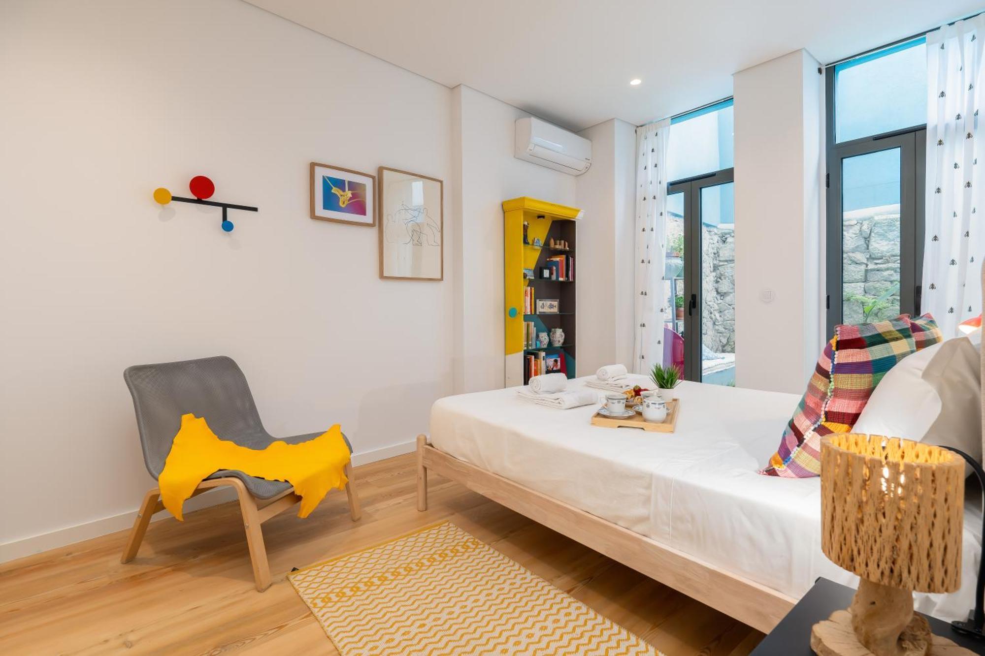 Apartment Host Wise - Stylish Urban Flat With Terrace *