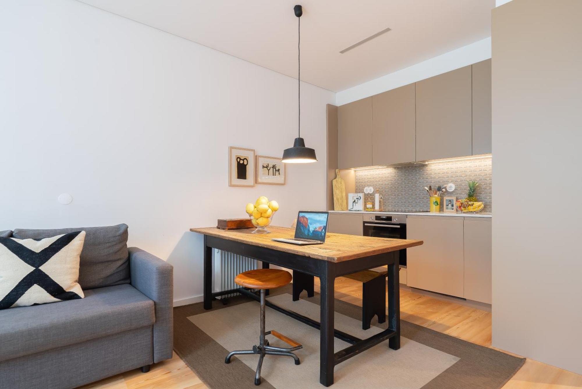 Apartment Host Wise - Stylish Urban Flat With Terrace *