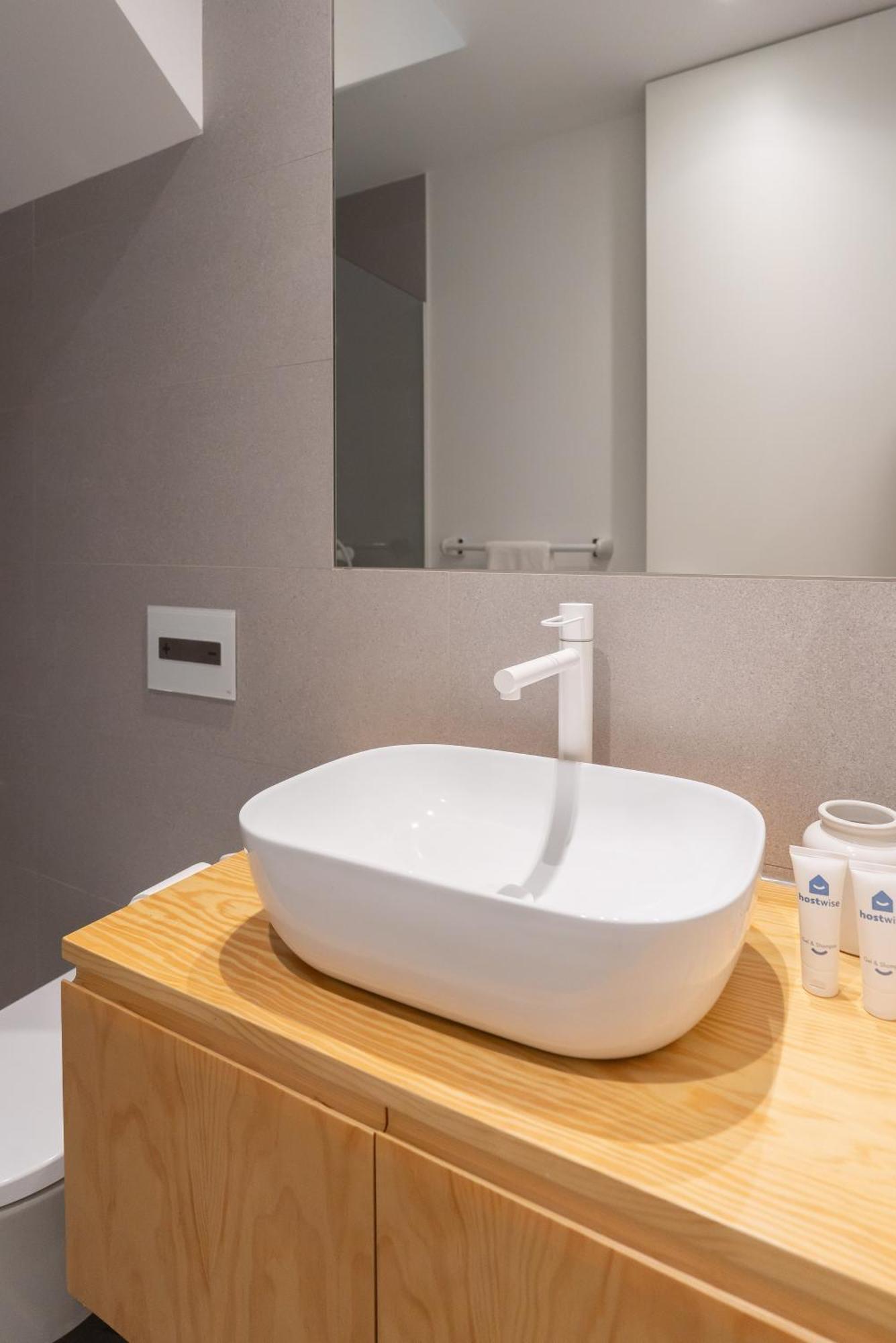 Host Wise - Stylish Urban Flat With Terrace * Porto
