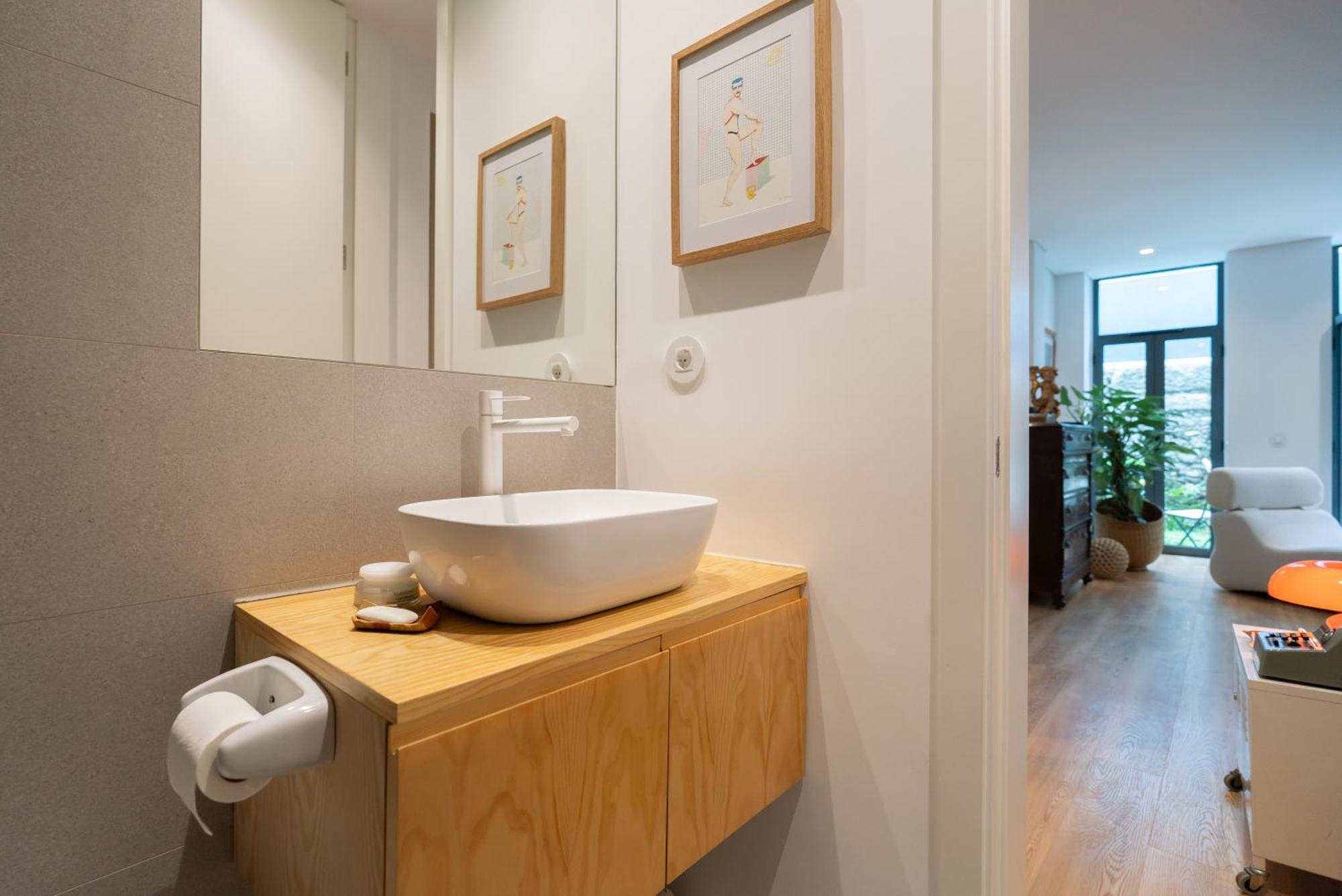 Host Wise - Stylish Urban Flat With Terrace * Porto
