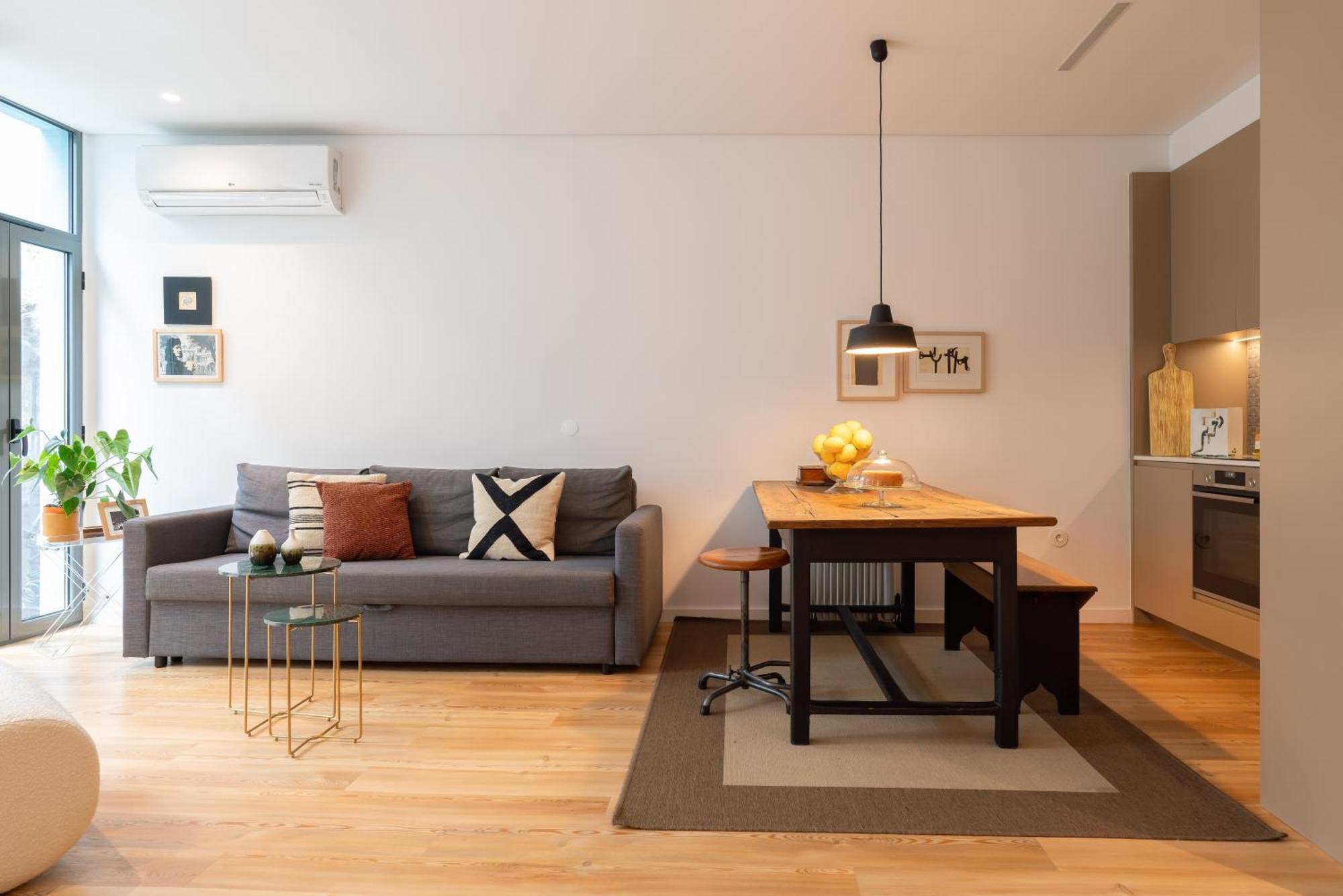 Apartment Host Wise - Stylish Urban Flat With Terrace *