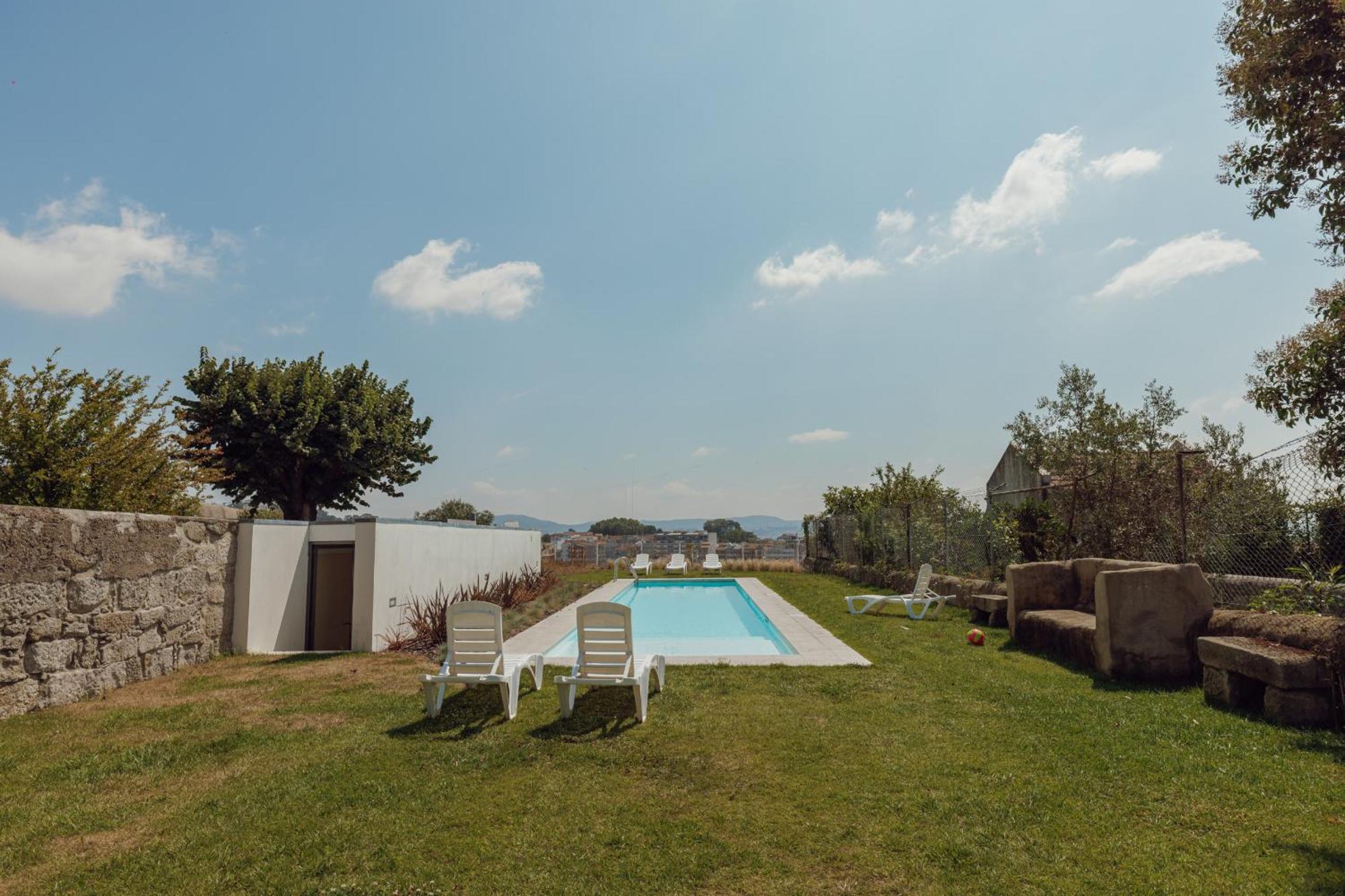Apartamento With A Pool By Vacationy *