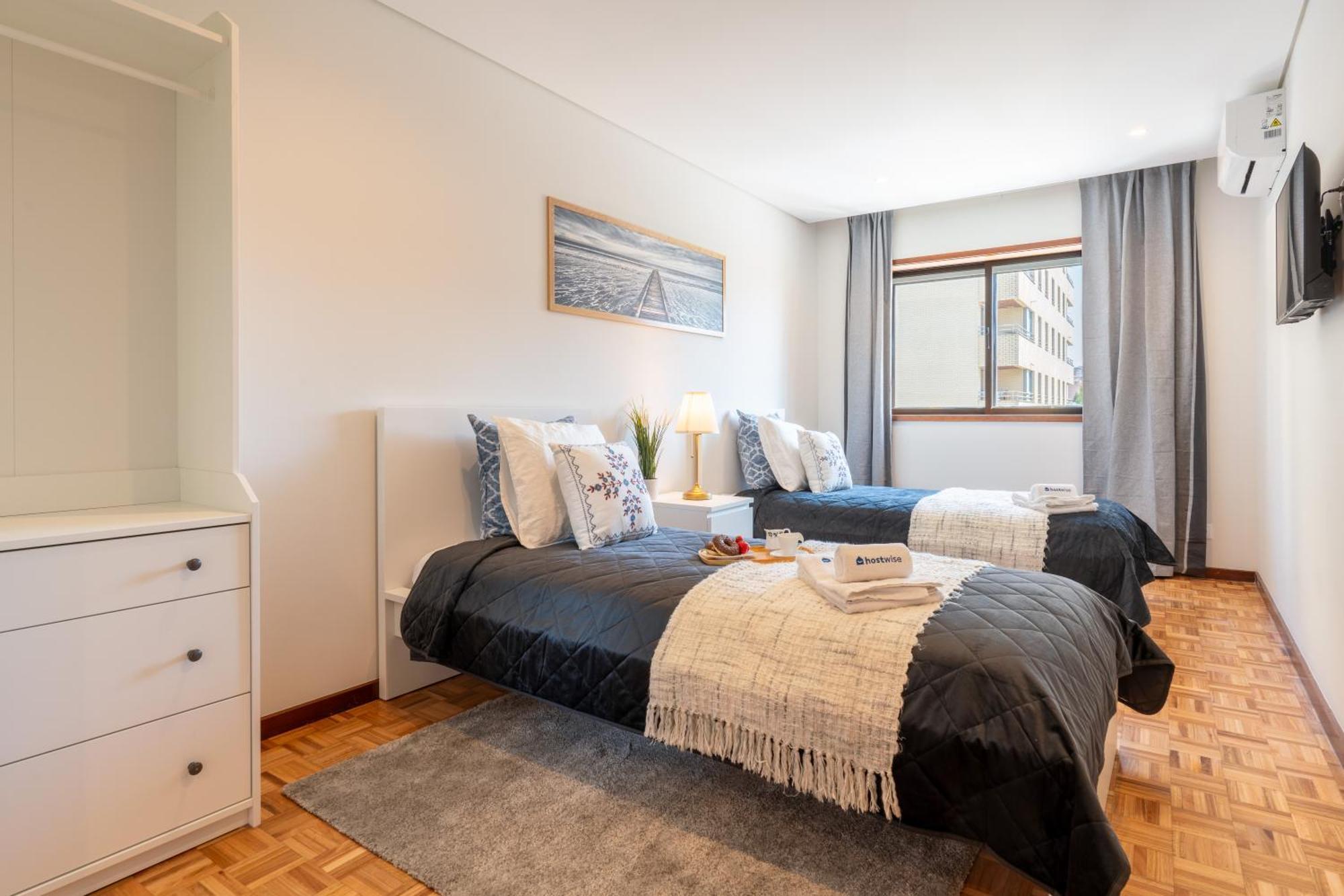 Host Wise - Bright And Elegant Urban Flat With Balcony * Porto