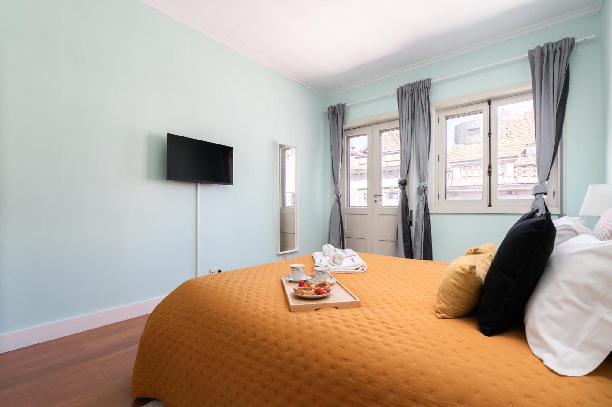 Host Wise - Colorful Bright Flat With Balcony *