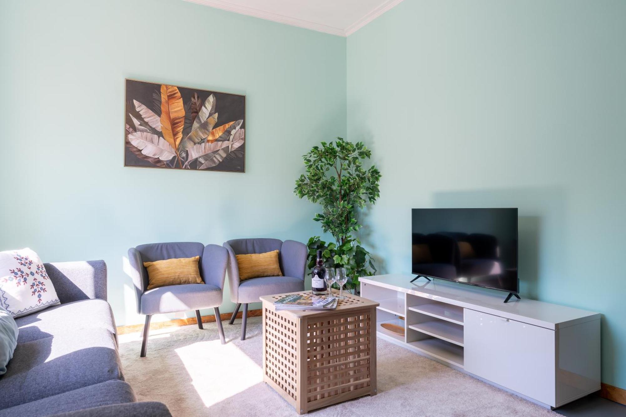 Host Wise - Colorful Bright Flat With Balcony Porto