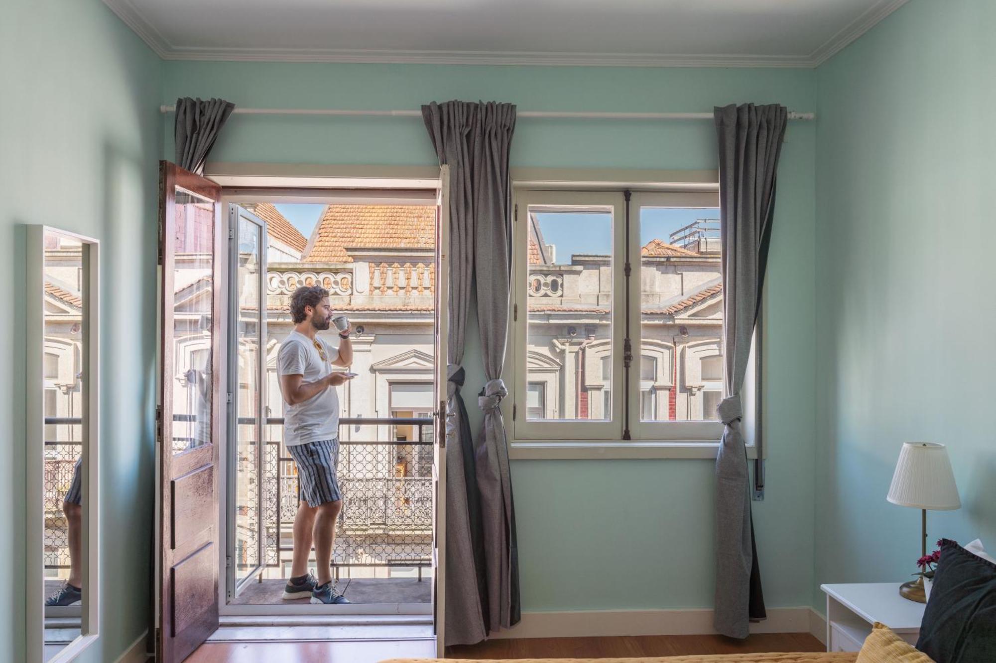 Host Wise - Colorful Bright Flat With Balcony *