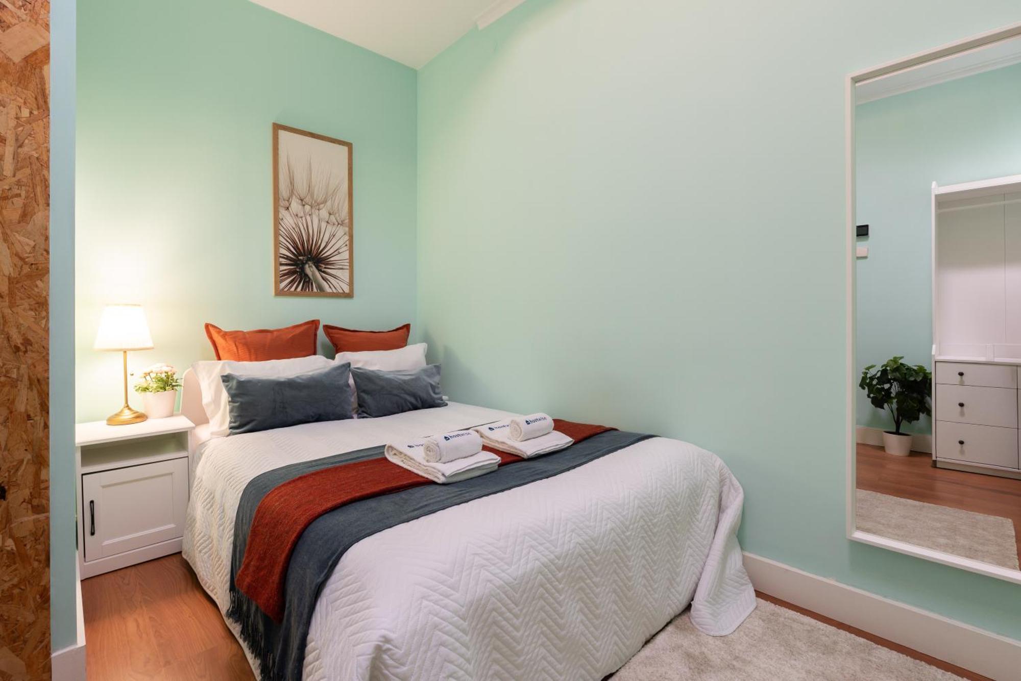 Host Wise - Colorful Bright Flat With Balcony * Porto