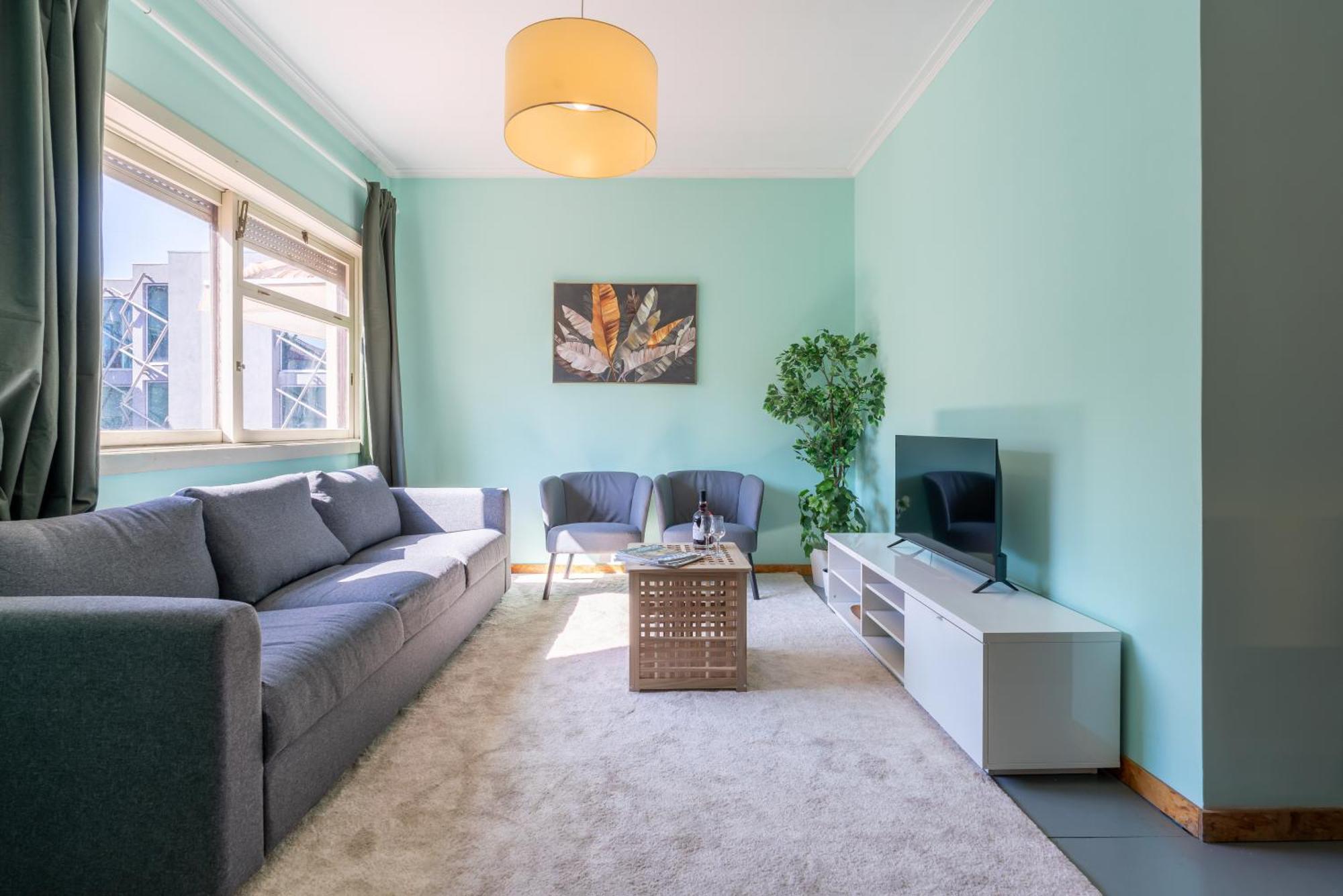 Host Wise - Colorful Bright Flat With Balcony Porto