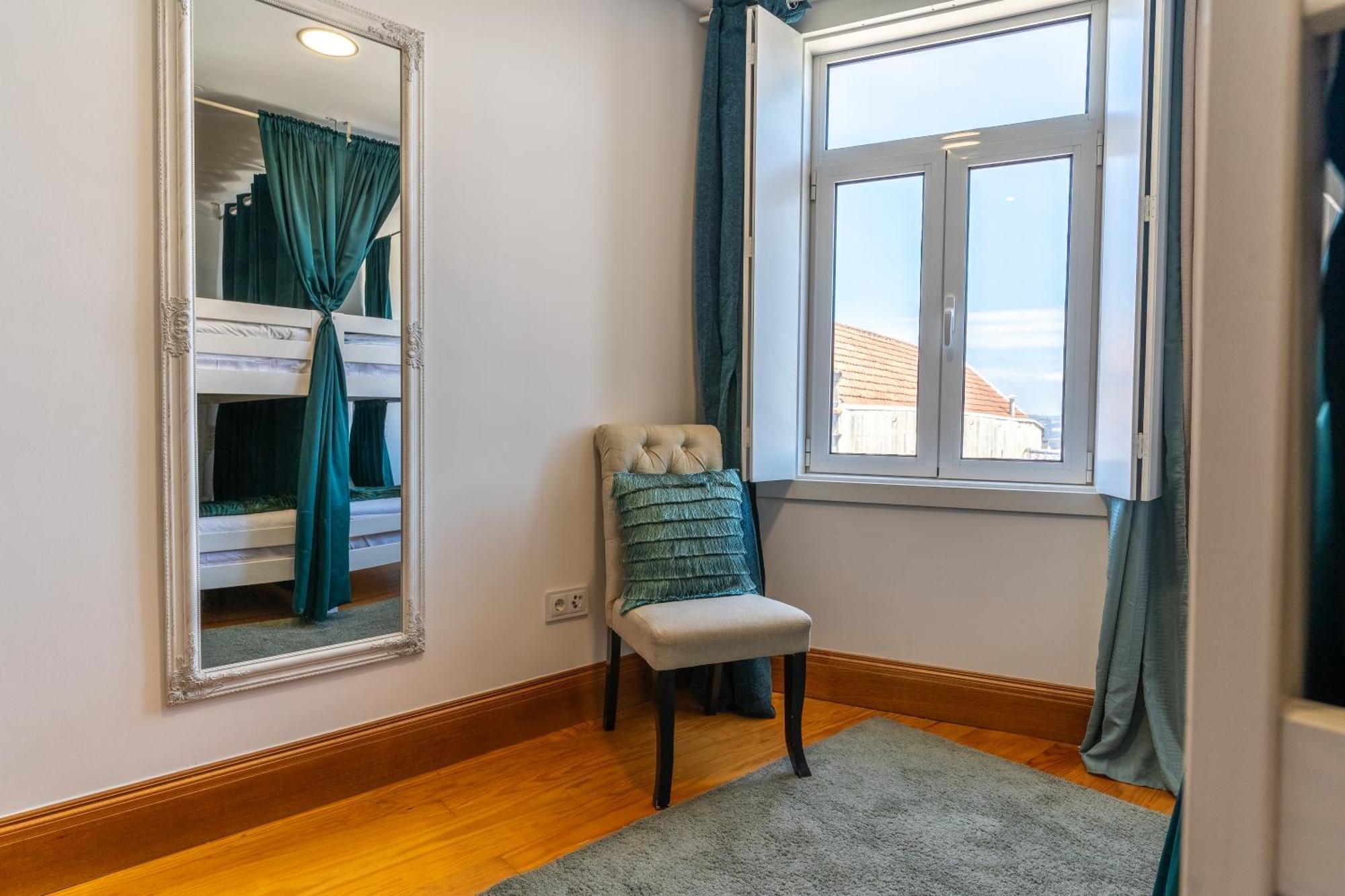 Cozy Nest Hostel *