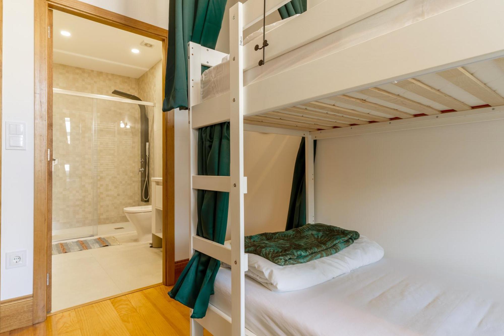 Hostel Cozy Nest *