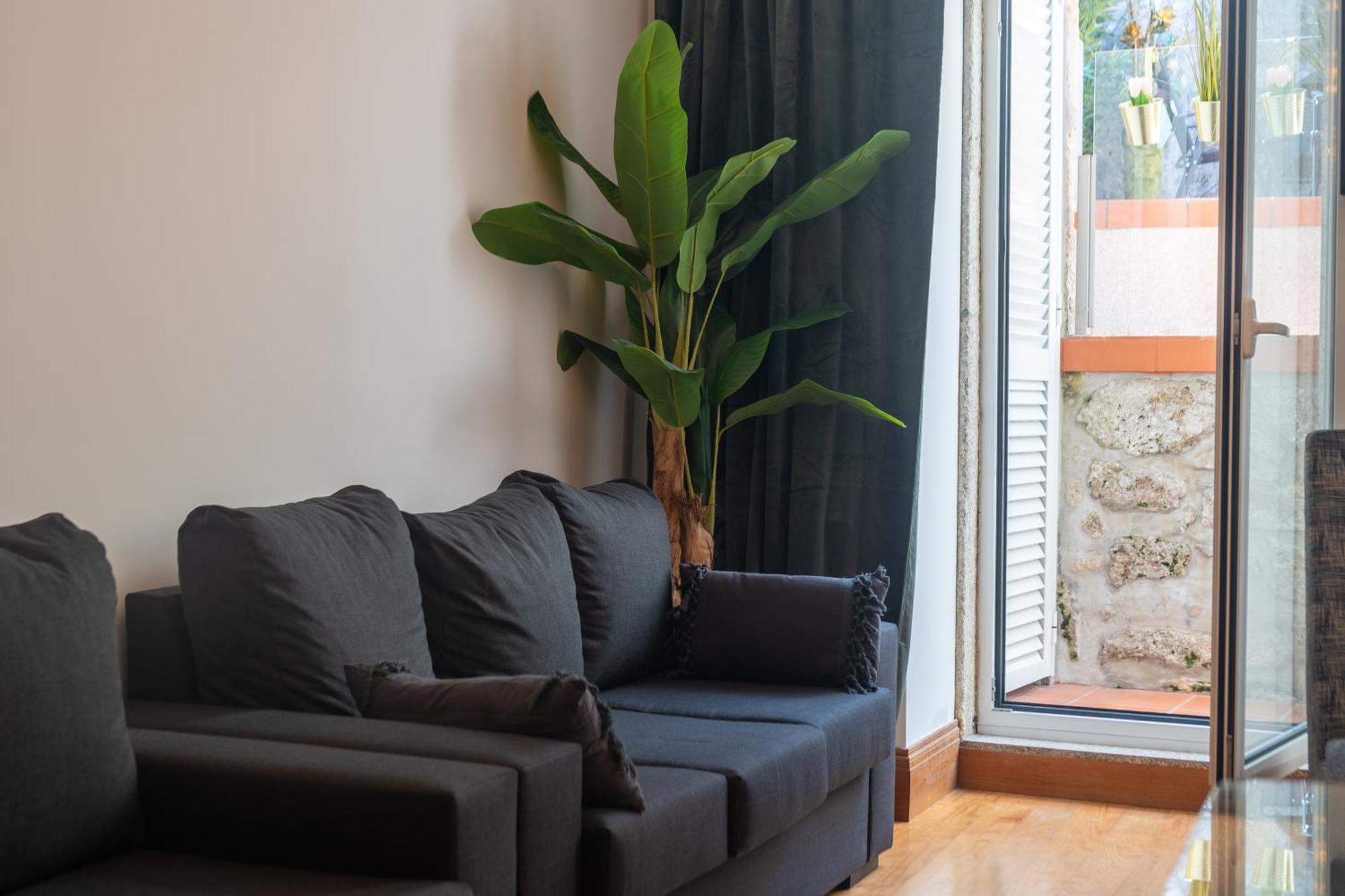 Cozy Nest Hostel *