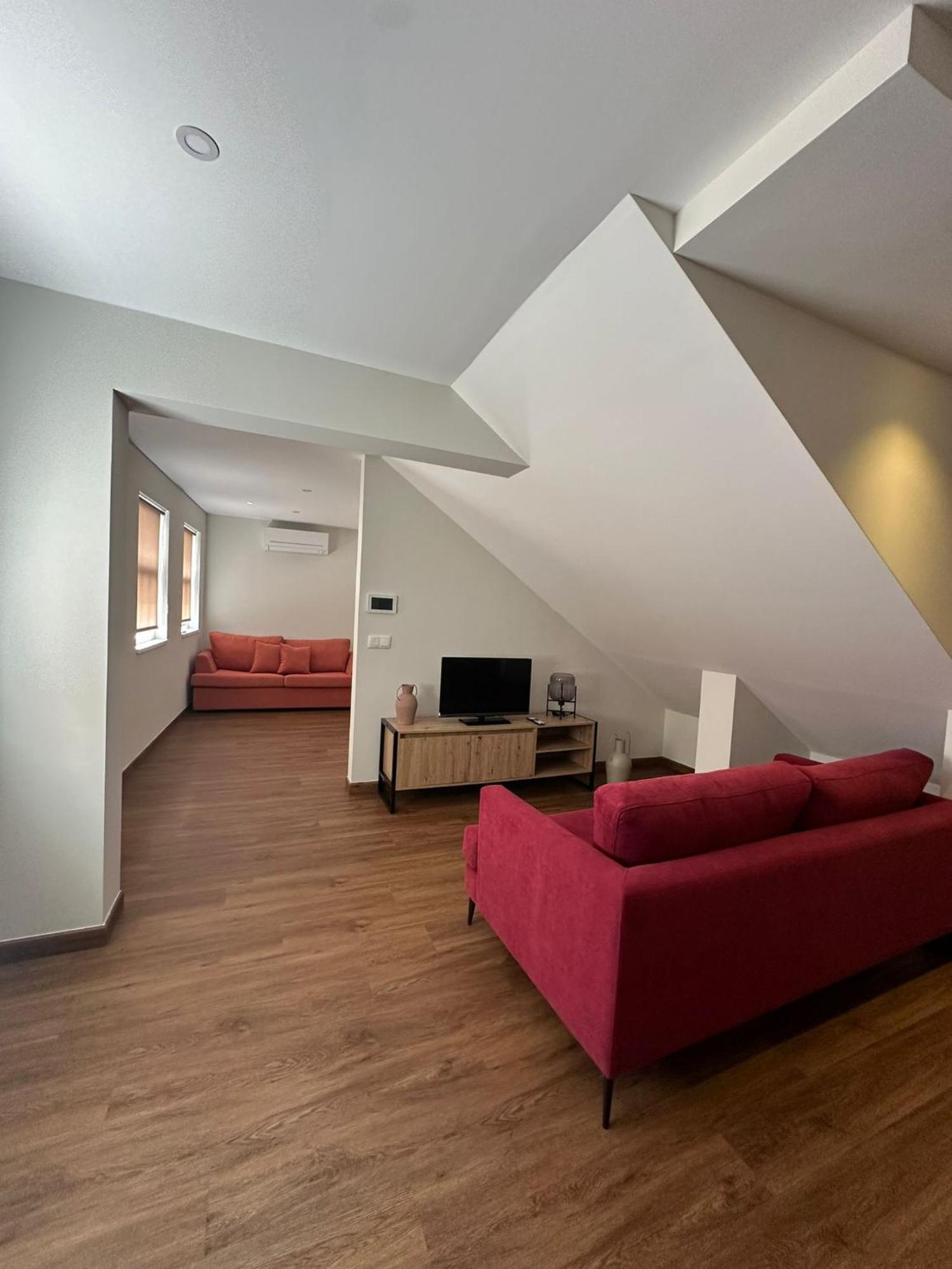 Cozy Miragaia Apartment