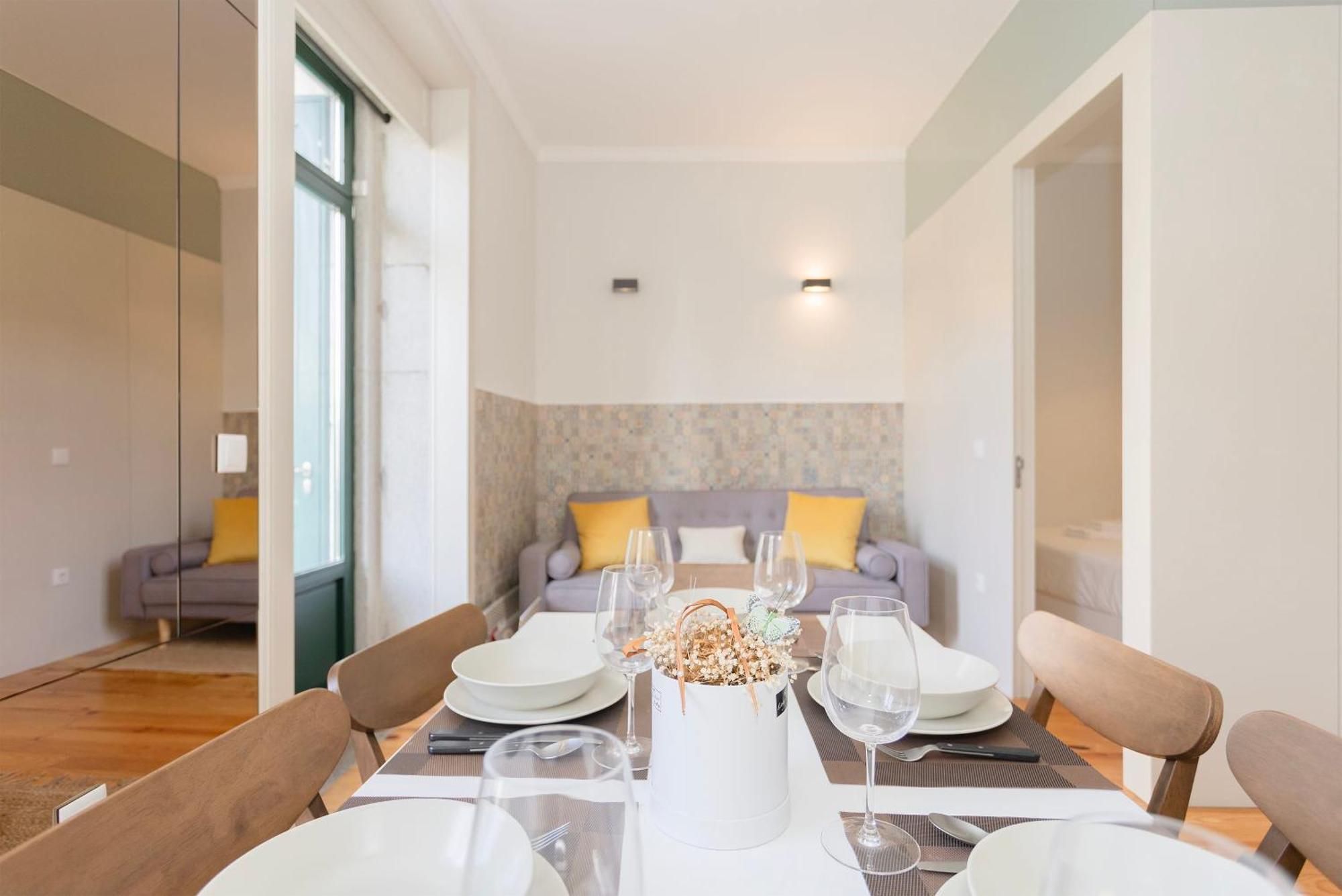 Liiiving In - Bolhao Garden Apartment