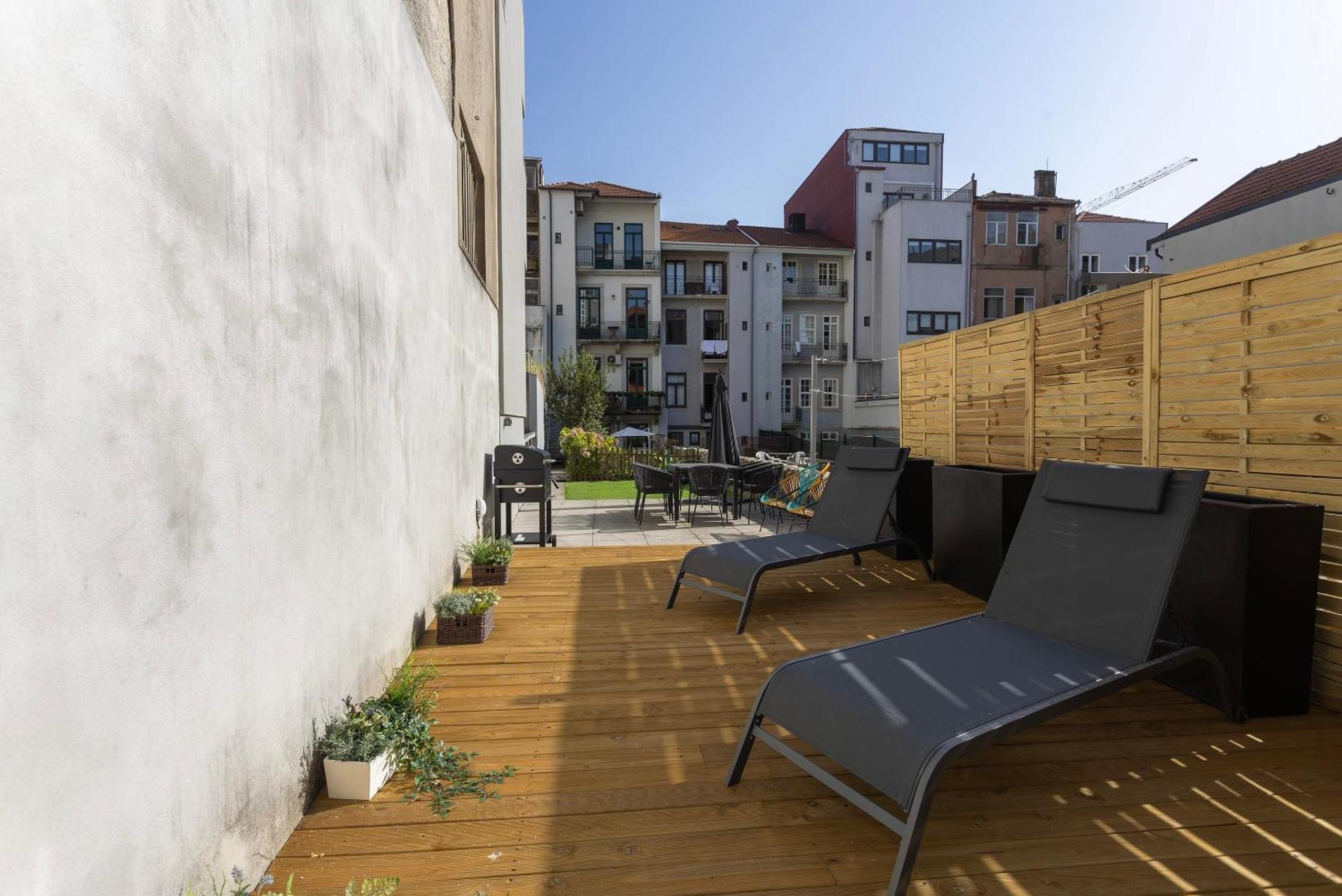 Liiiving In - Bolhao Garden Apartment *
