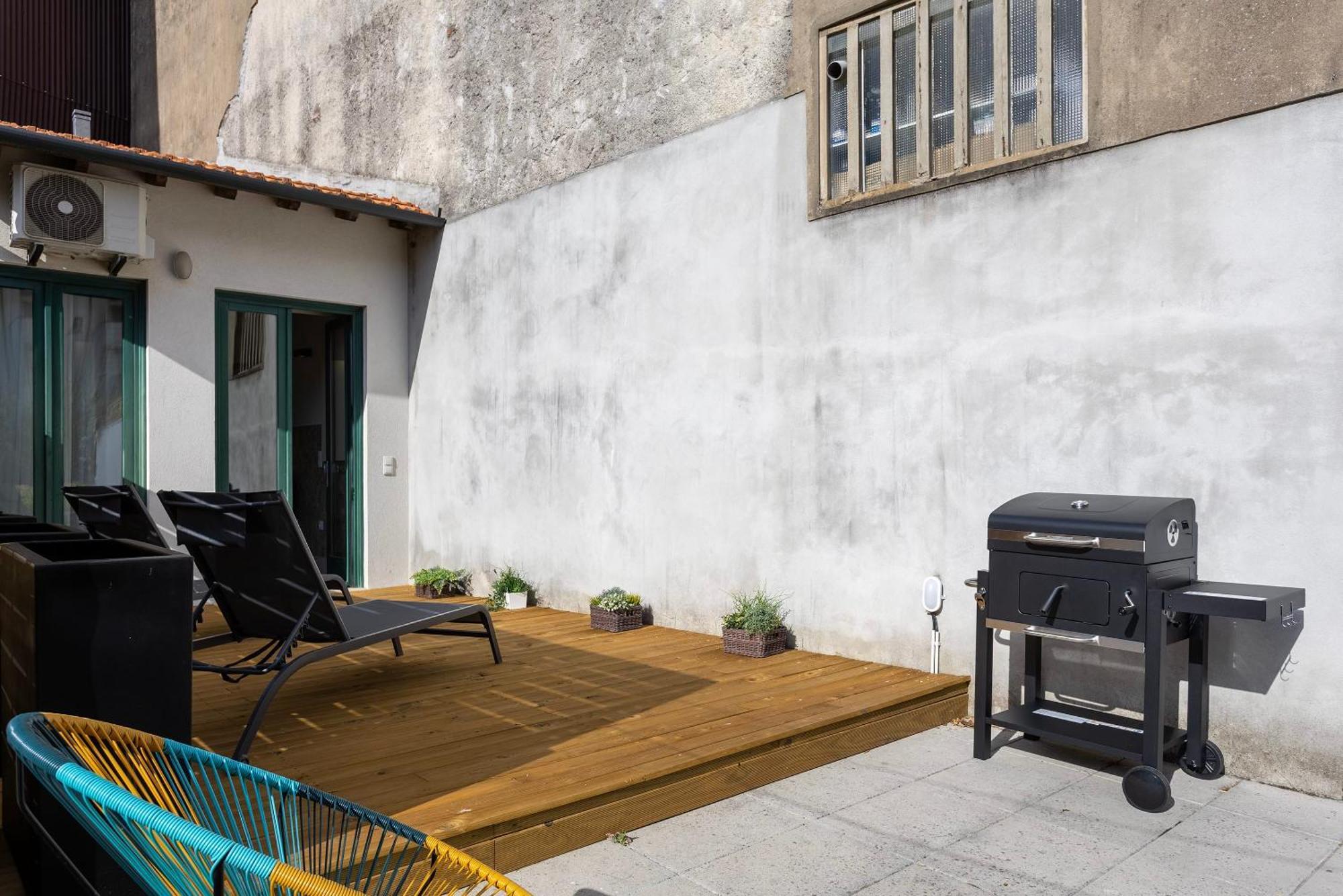 Liiiving In - Bolhao Garden Apartment