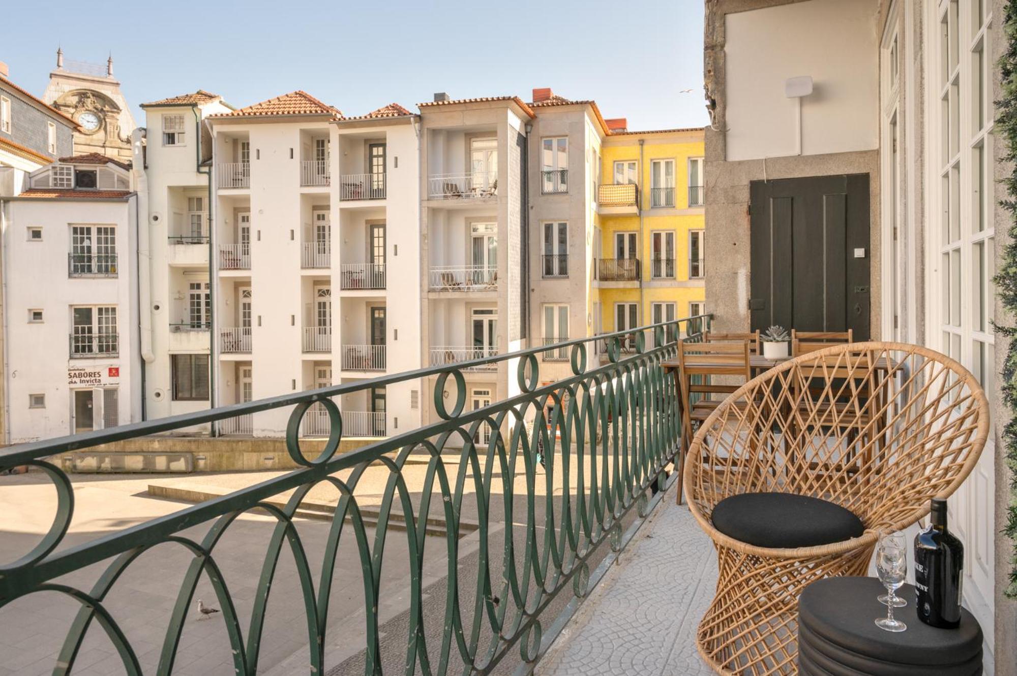 42 1t Cardosas Block Historic Ap Apartment