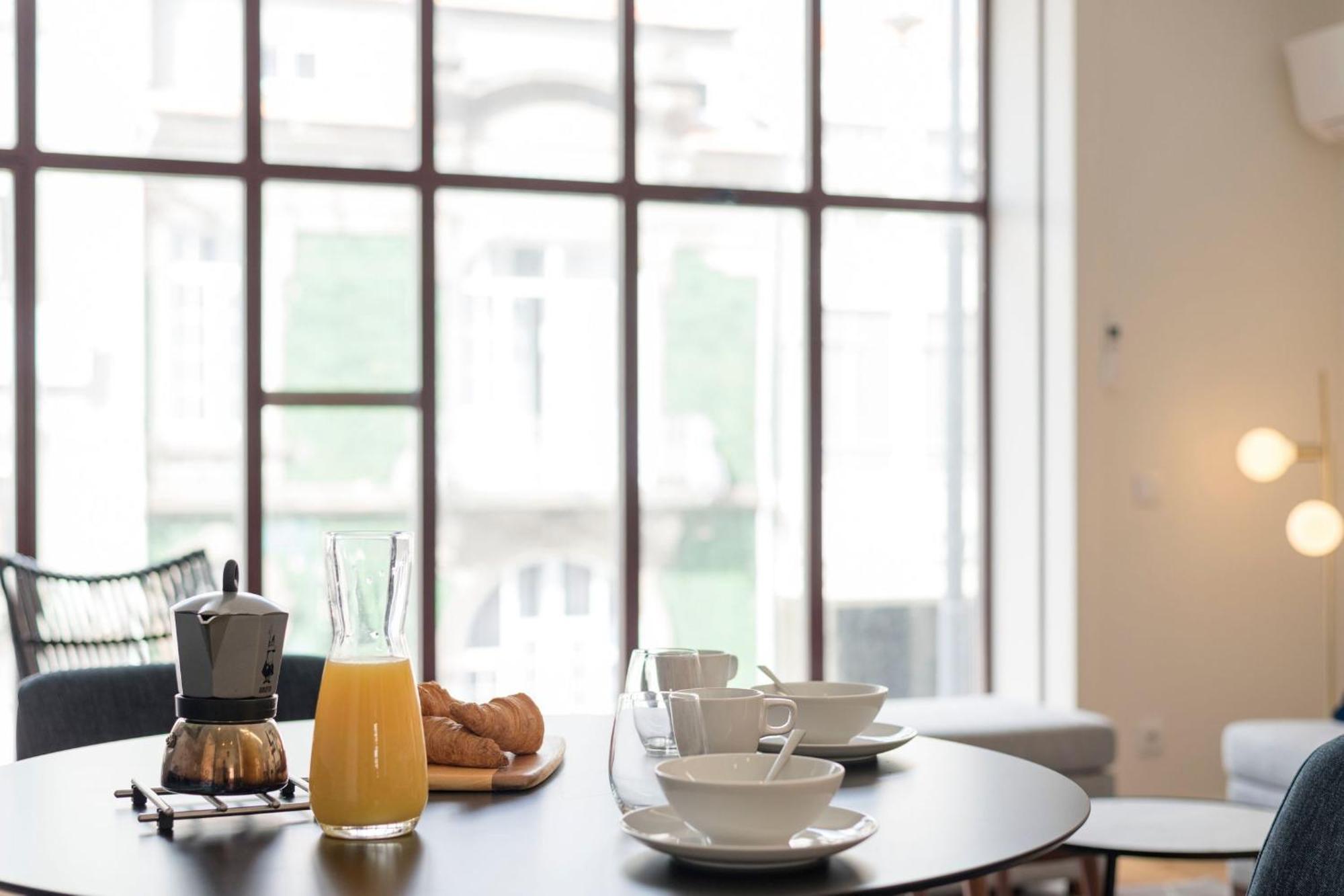 Contemporary Flat Near Sao Bento By Lovelystay Apartment *
