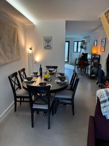 Holiday home Charming Stylish House W Mezzanine And Terrace *