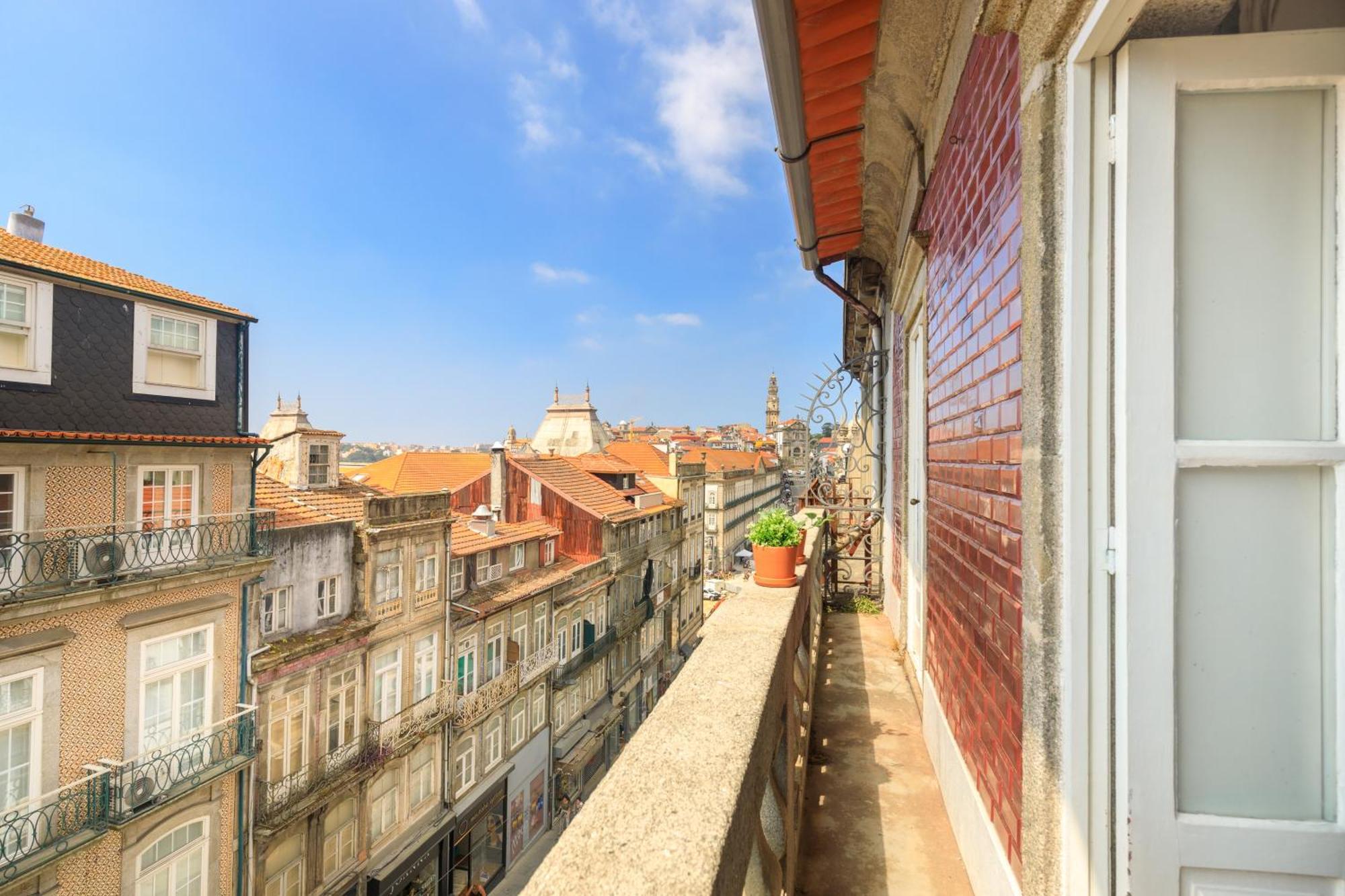 Charming Historic 31 Janeiro Street Apartment *