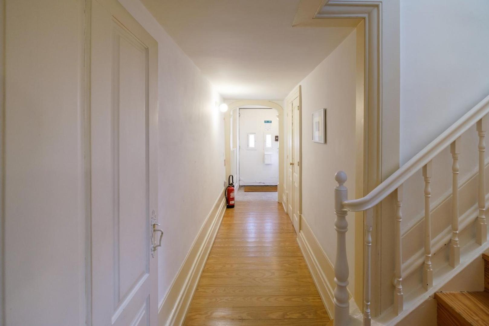 Guestready - Historic Courtyard Townhouse * Porto