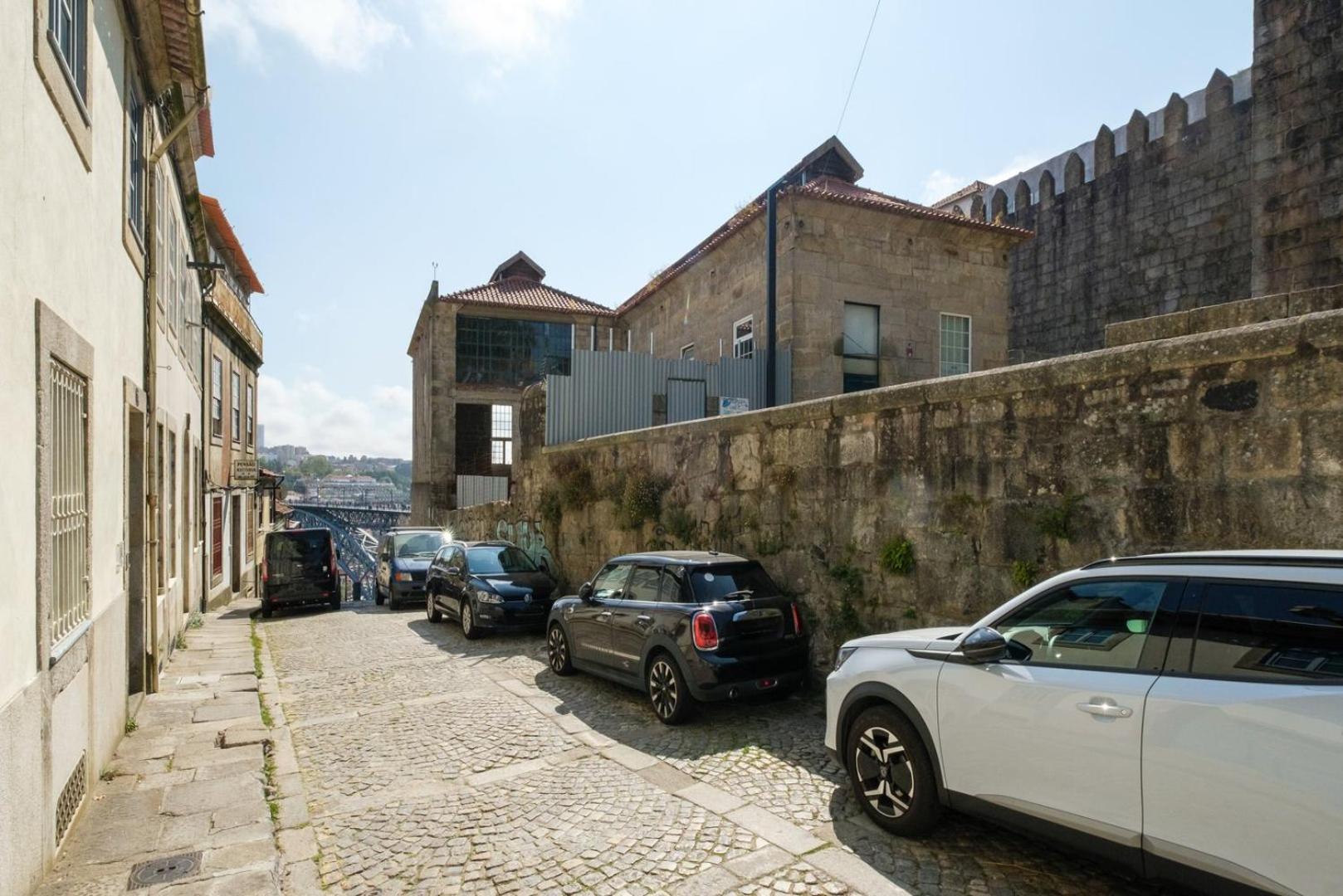Holiday home Guestready - Historic Courtyard Townhouse *