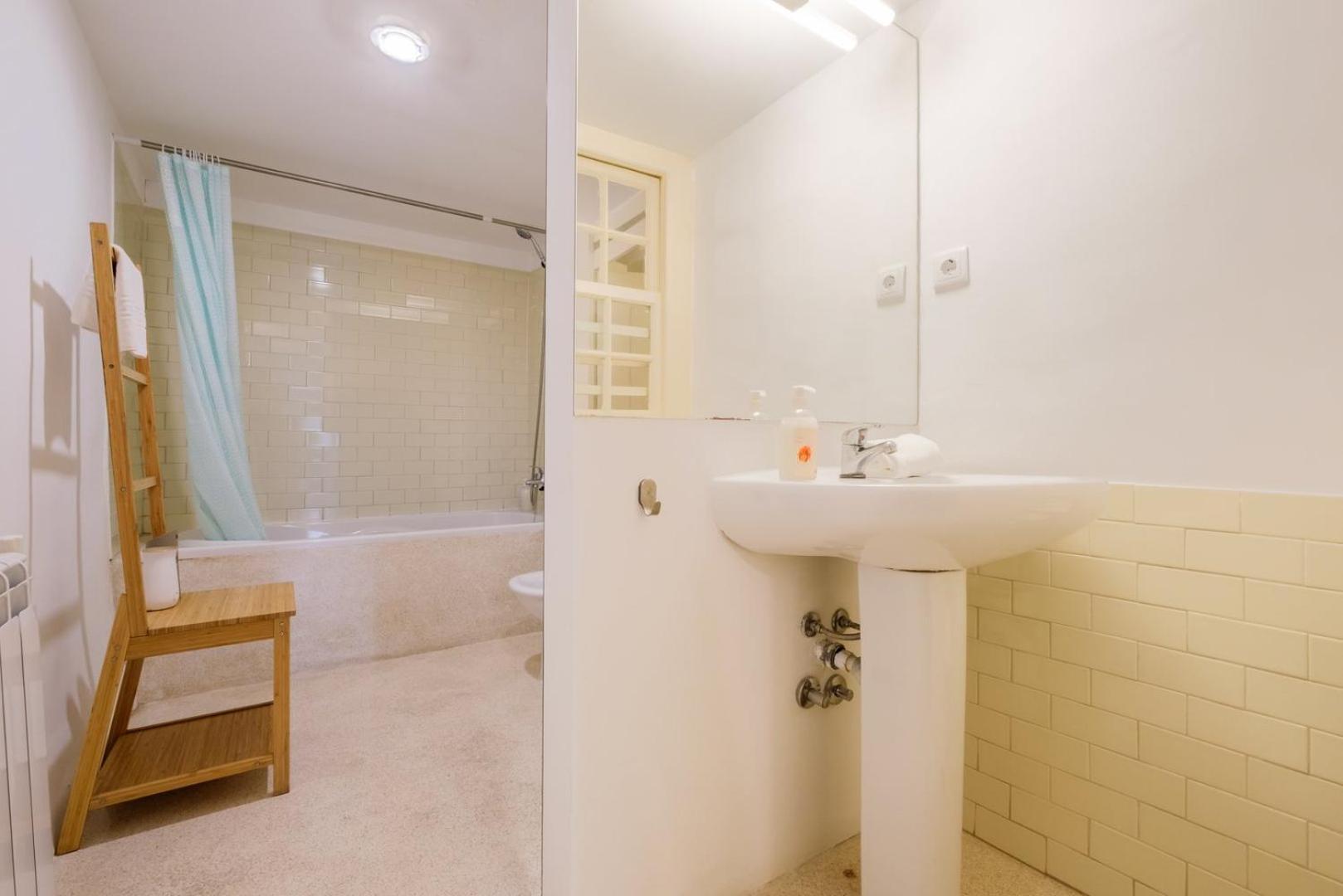 Holiday home Guestready - Historic Courtyard Townhouse *