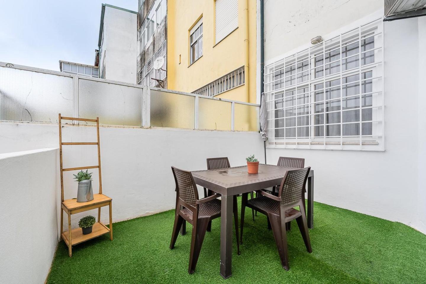 Guestready - Peaceful With A Private Backyard Porto