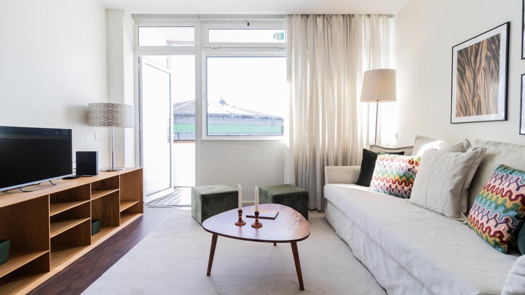 Apartment 2br Wonder In The Center By Lovelystay Porto