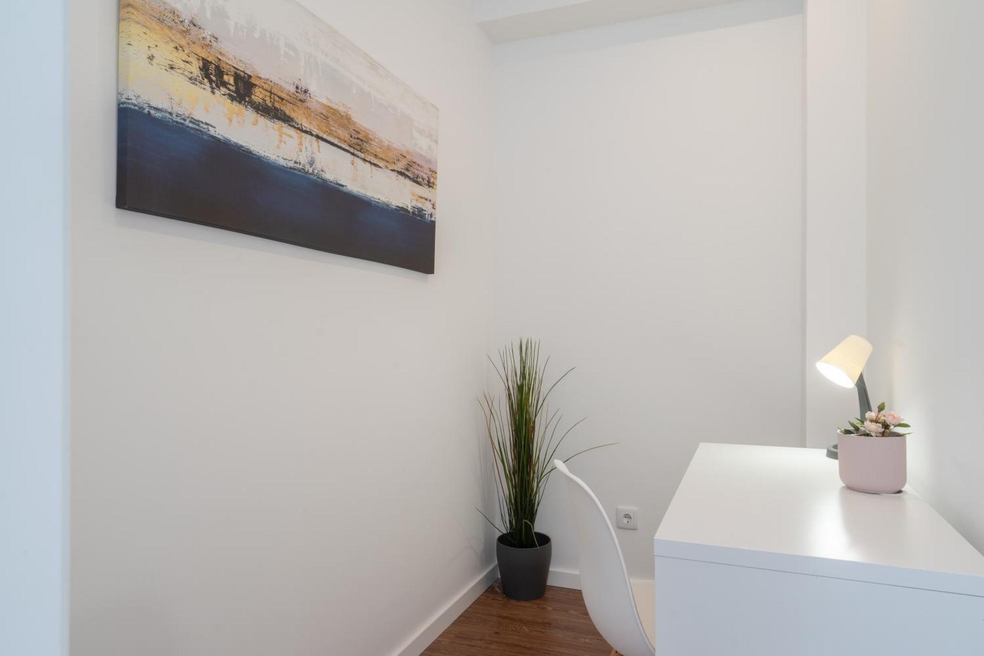Host Wise - Sunny Bright Flat W Balcony * Porto