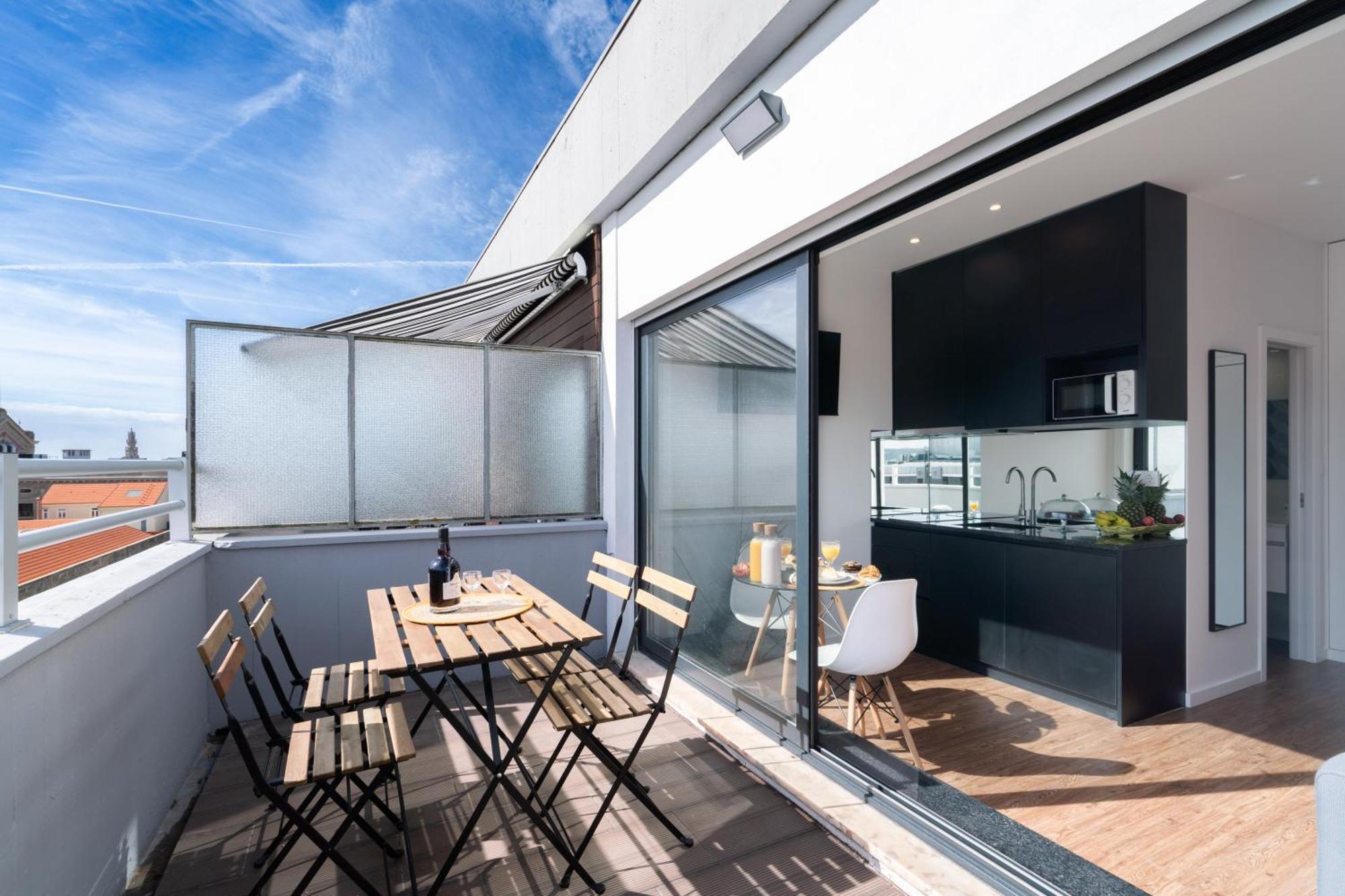 Host Wise - Sunny Bright Flat W Balcony * Porto