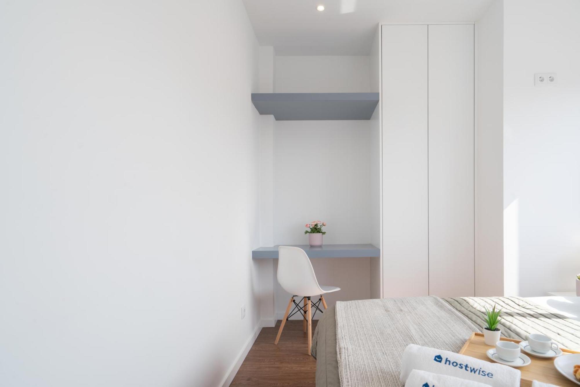 Apartment Host Wise - Sunny Bright Flat W Balcony *