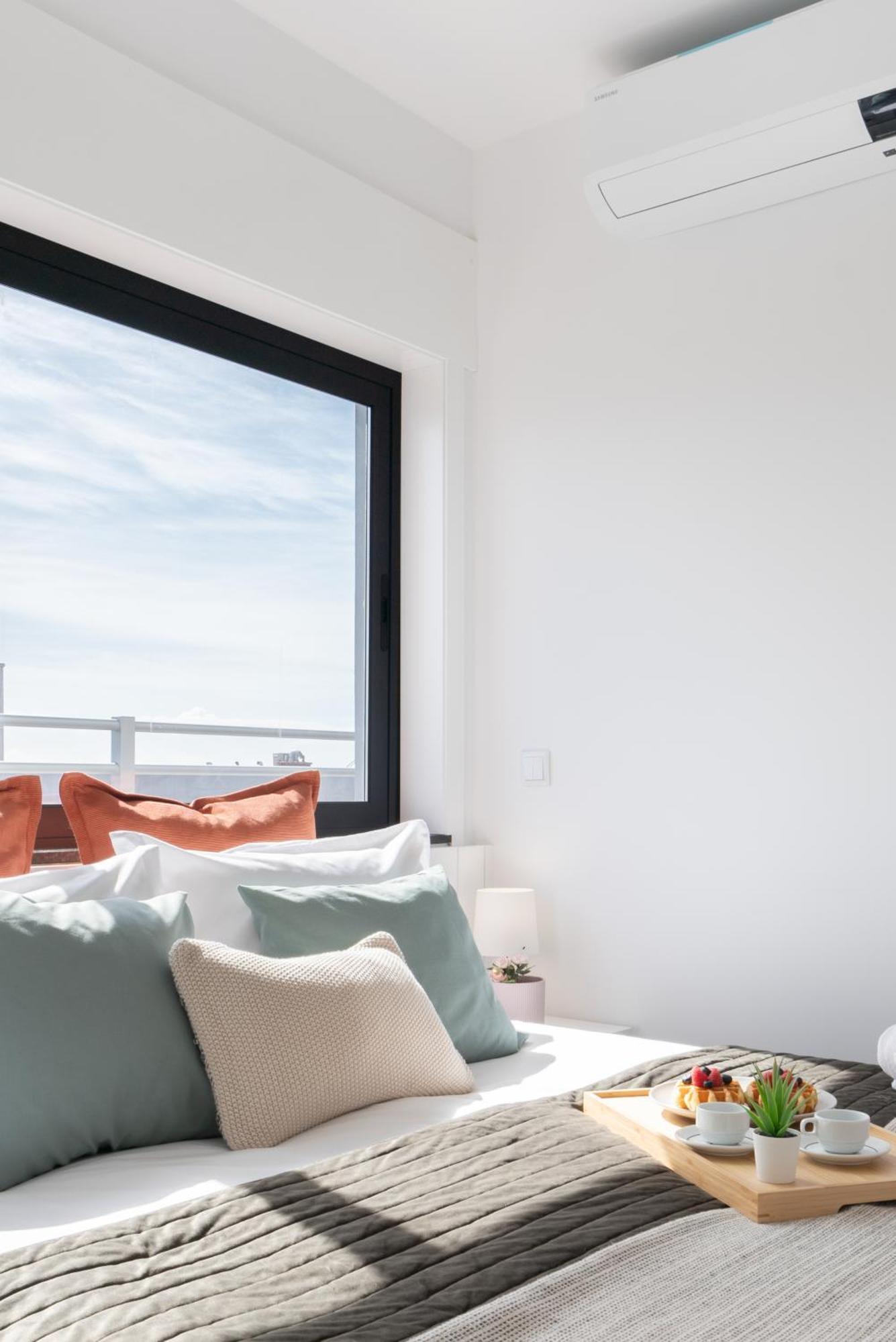 Apartment Host Wise - Sunny Bright Flat W Balcony