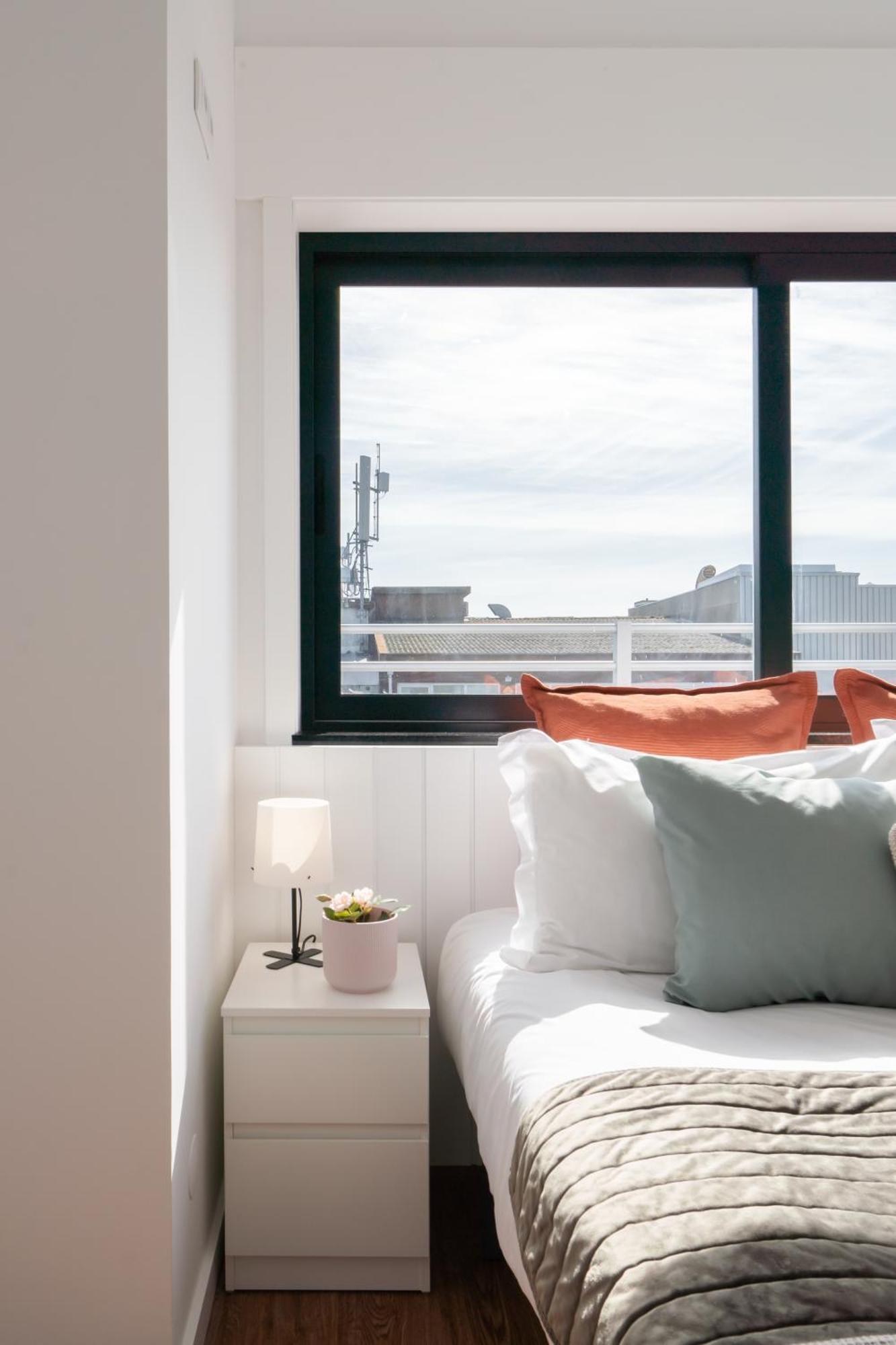 Apartment Host Wise - Sunny Bright Flat W Balcony *