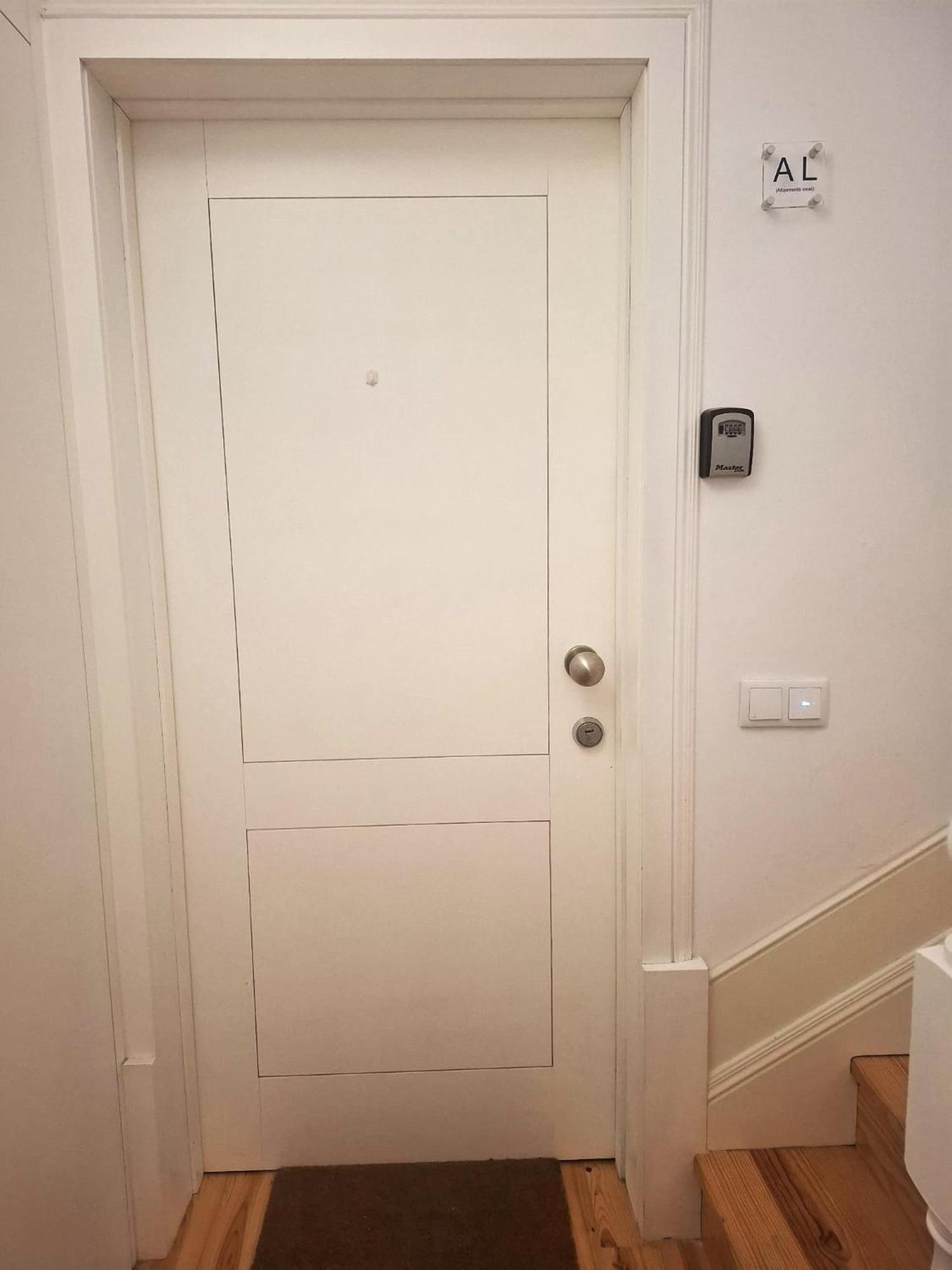 A Window To - Premium At Clerigos Tower Apartment