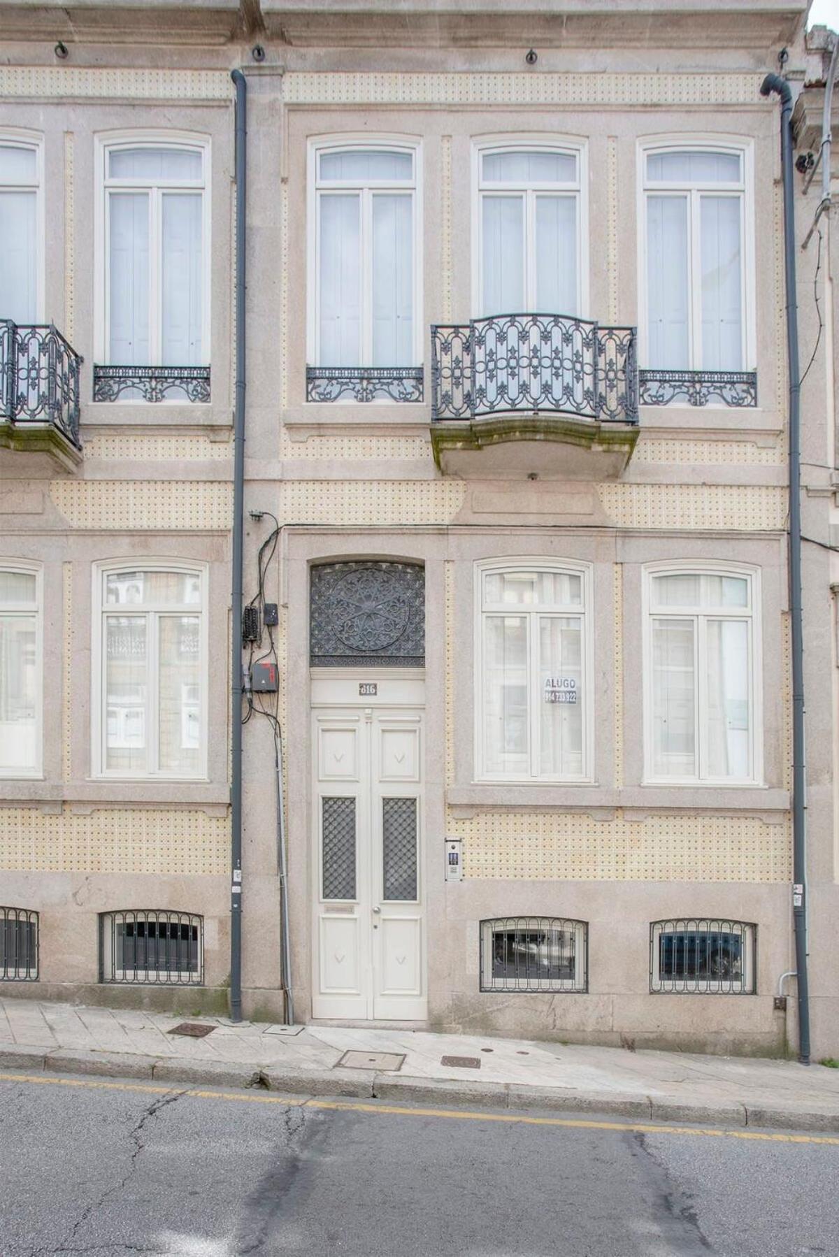 Liiiving In - Downtown Balcony Appartement *