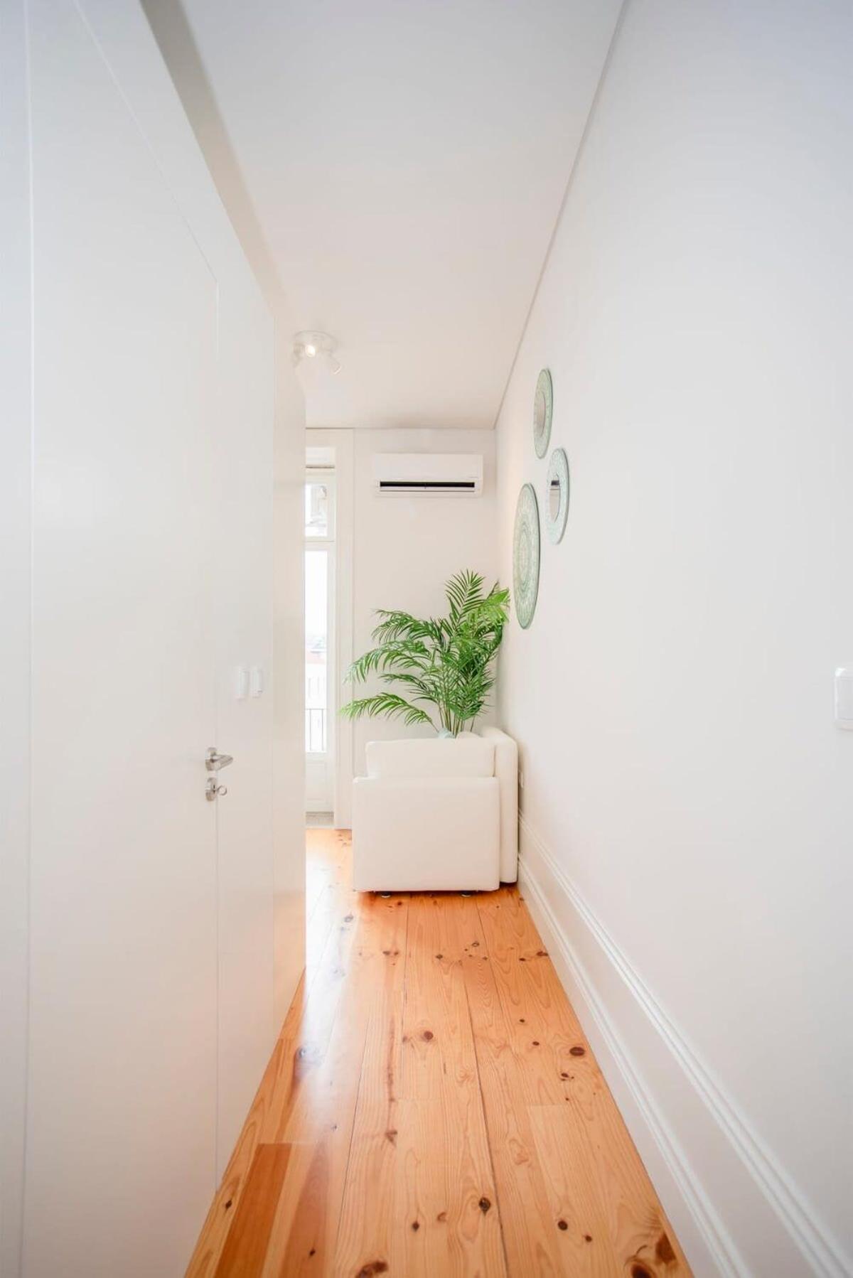 Apartment Liiiving In - Downtown Balcony