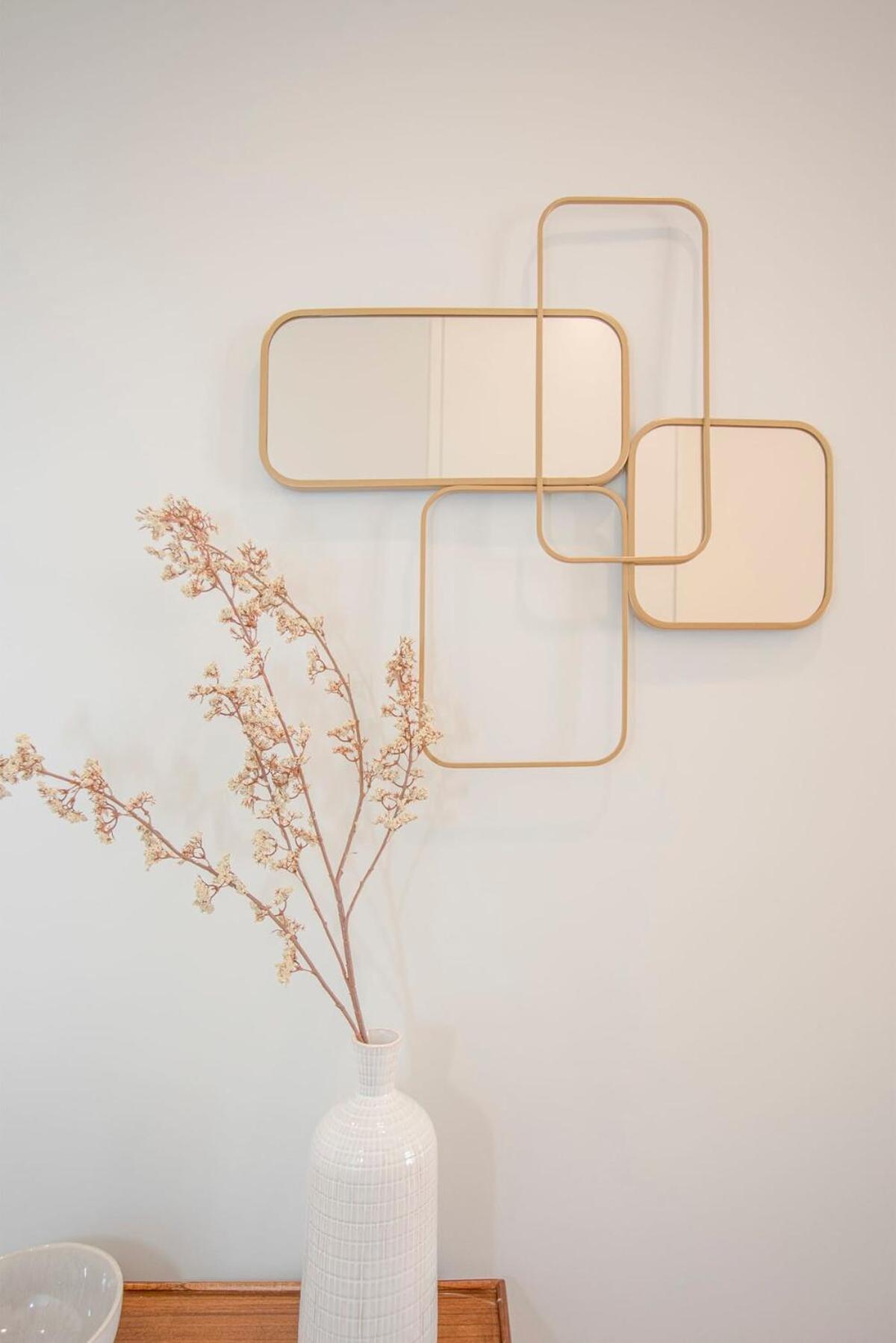 Liiiving In - Aliados Stone Apartment
