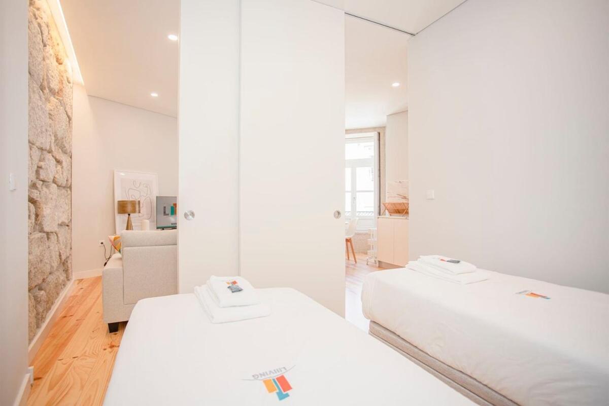 Liiiving In - Aliados Stone Porto