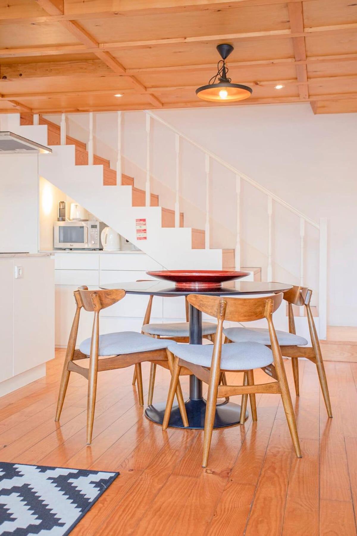 Liiiving In - Garden Light Mezzanine Apartment *