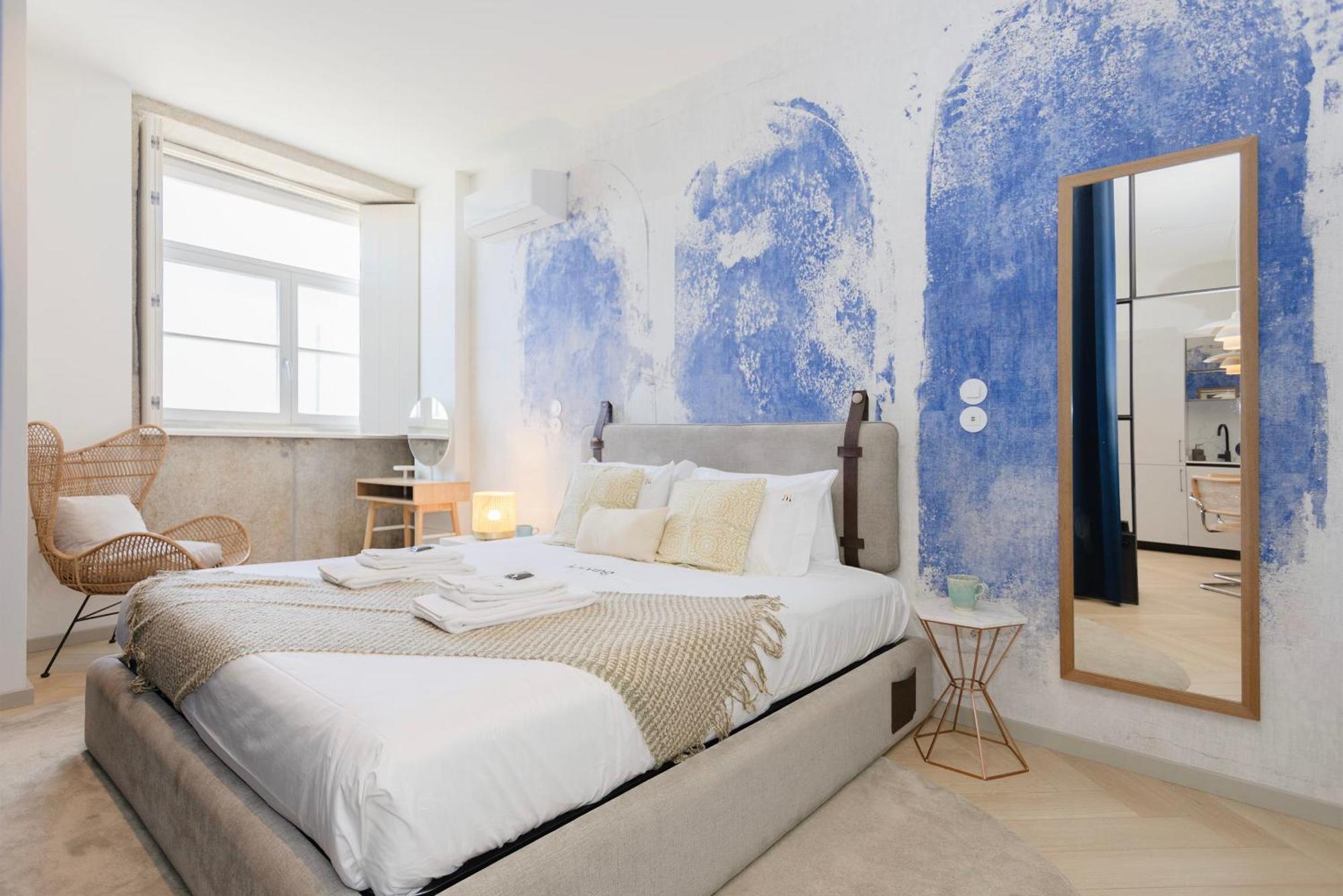 Liiiving In - Modern Coastline Apartment Porto